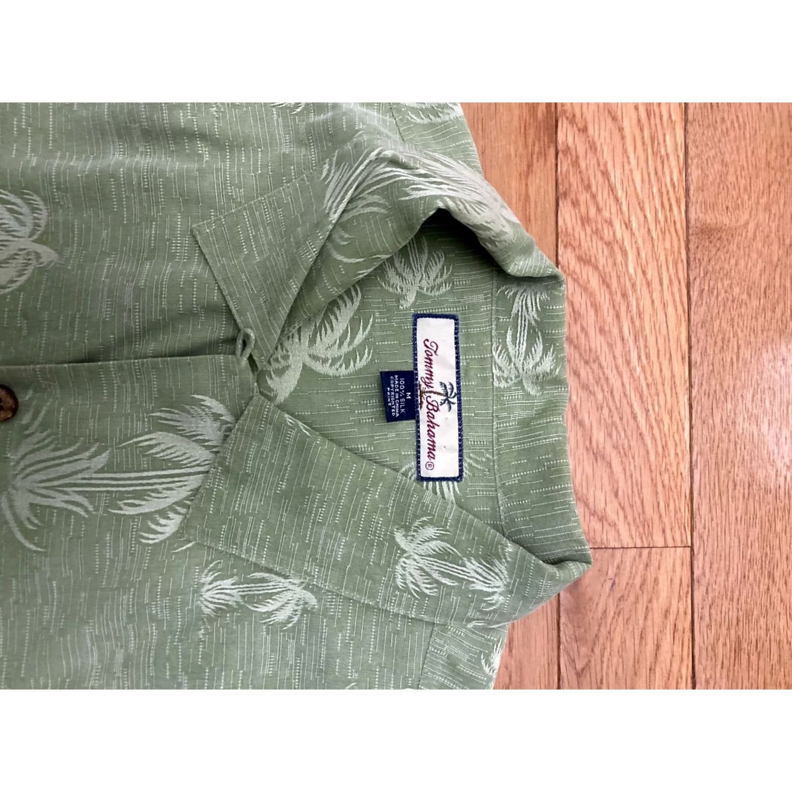 Tommy Bahama VINTAGE Tommy Bahama Green Palm Leaf Hawaiian Aloha Shirt Cotton Silk Size M Mens Button-Up with Pocket Short Sleeve Size US M / EU 48-50 / 2 - 3 Thumbnail