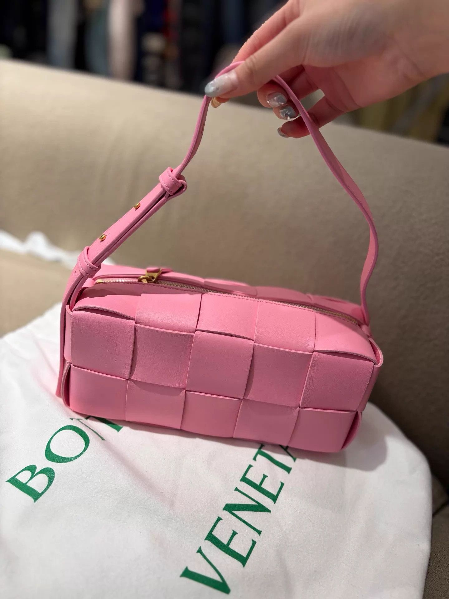 Bottega Veneta BV Brick Pink Woven Armpit Bag 99 New w/ Dust Bag Size ONE SIZE - 2 Thumbnail