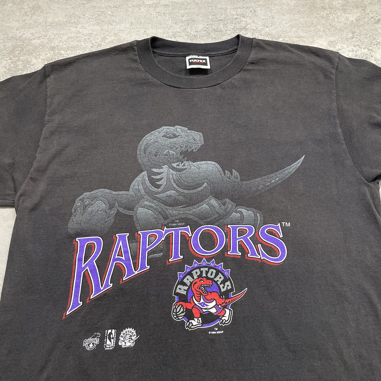 NBA × Tultex × Vintage TORONTO RAPTORS 1994 RAVENS T-SHIRT TULTEX SIZE L BLACK Size US L / EU 52-54 / 3 - 2 Thumbnail