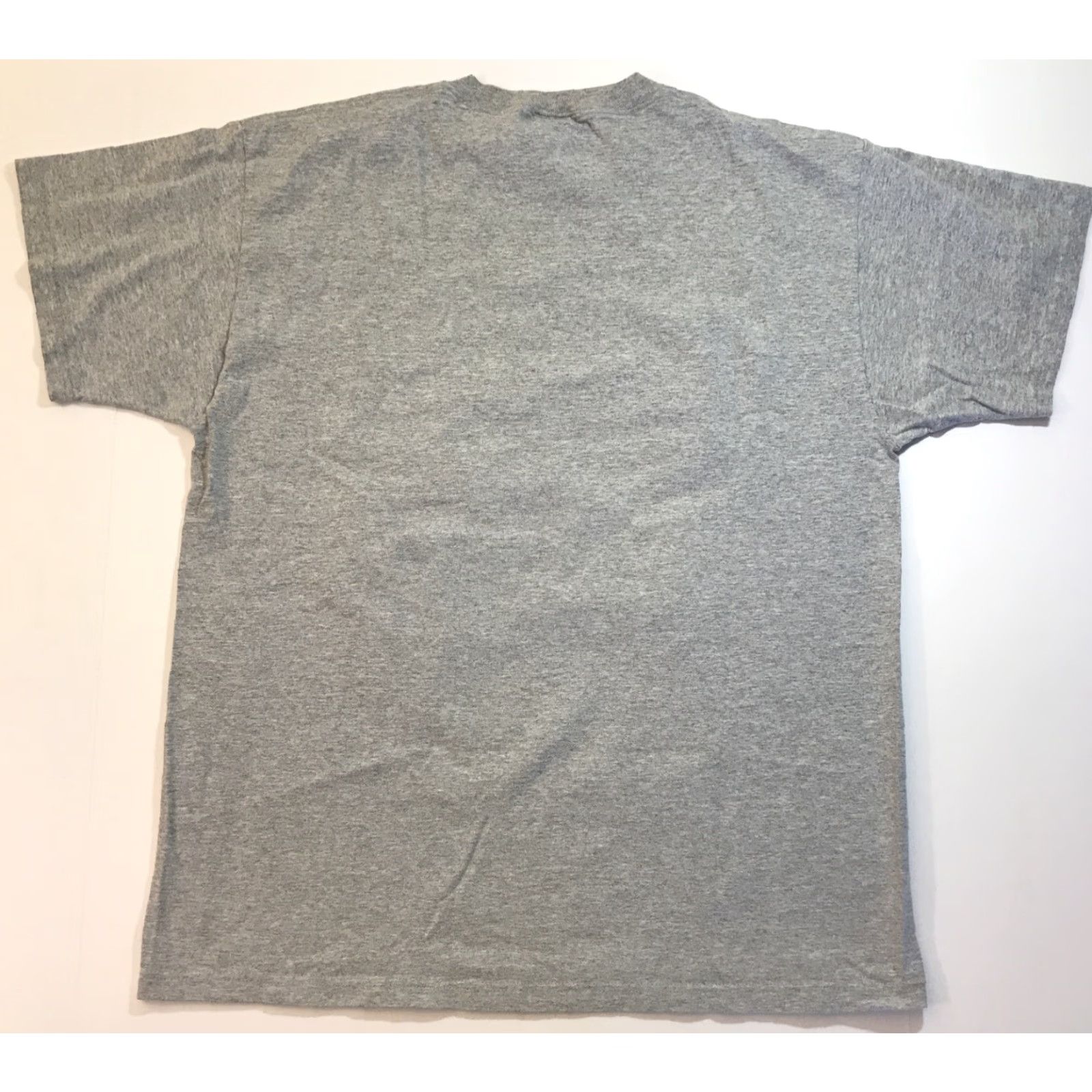 Disney VINTAGE Disney T-Shirt Universal 2002 Mickey Mouse Goofy Donald Duck Pluto Crew Neck Short Sleeve XL Gray Unisex Adults 2000s Logo Shirt Mens Womens Size US XL / EU 56 / 4 - 4 Thumbnail