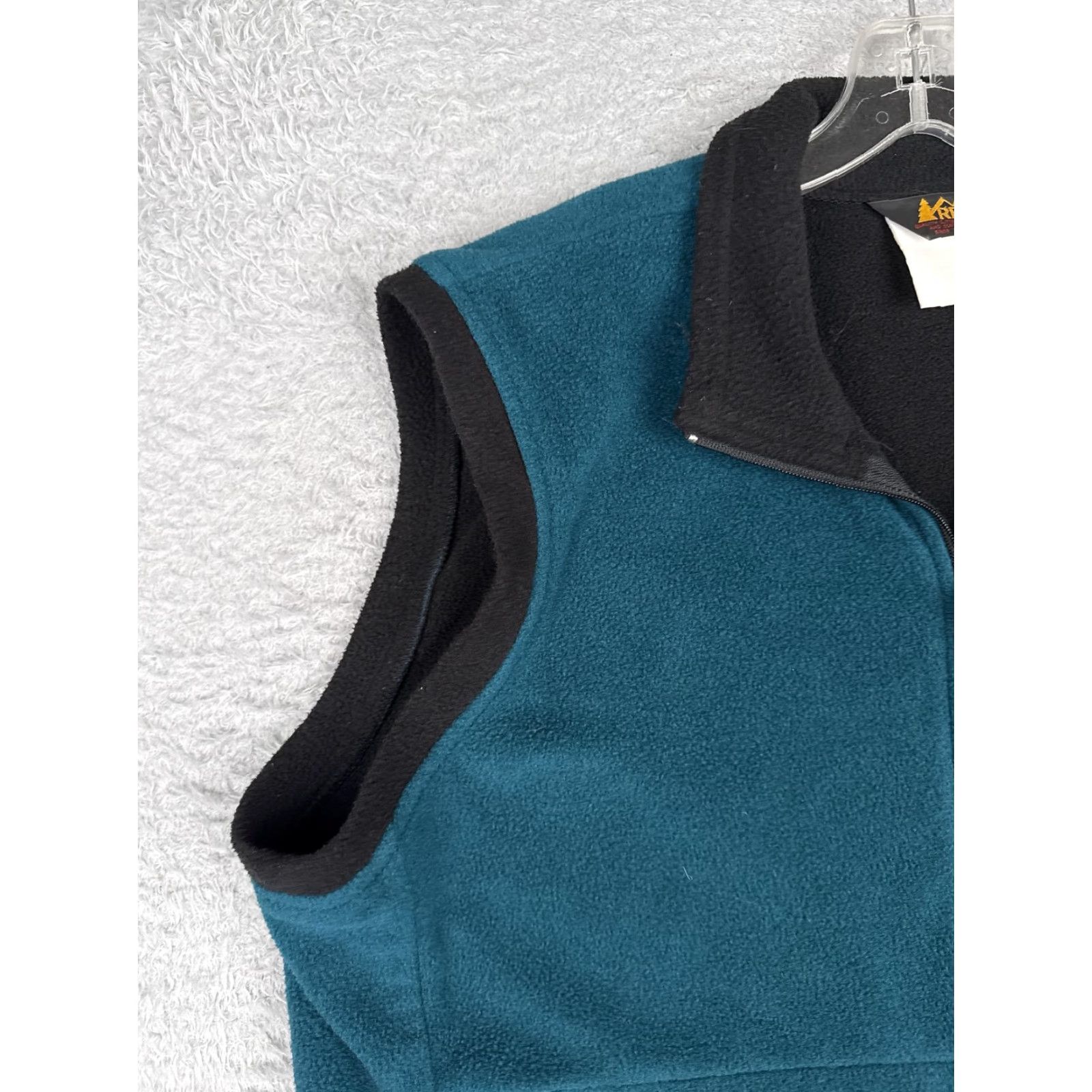 Vintage REI Vest Mens XL Blue Full Zip Pockets Outdoor Hiking Warm Windbloc Quilted Fall Winter Lightweight Zipper Pockets Mens XL Blue Outdoor Hiking Vest Size US XL / EU 56 / 4 - 3 Thumbnail