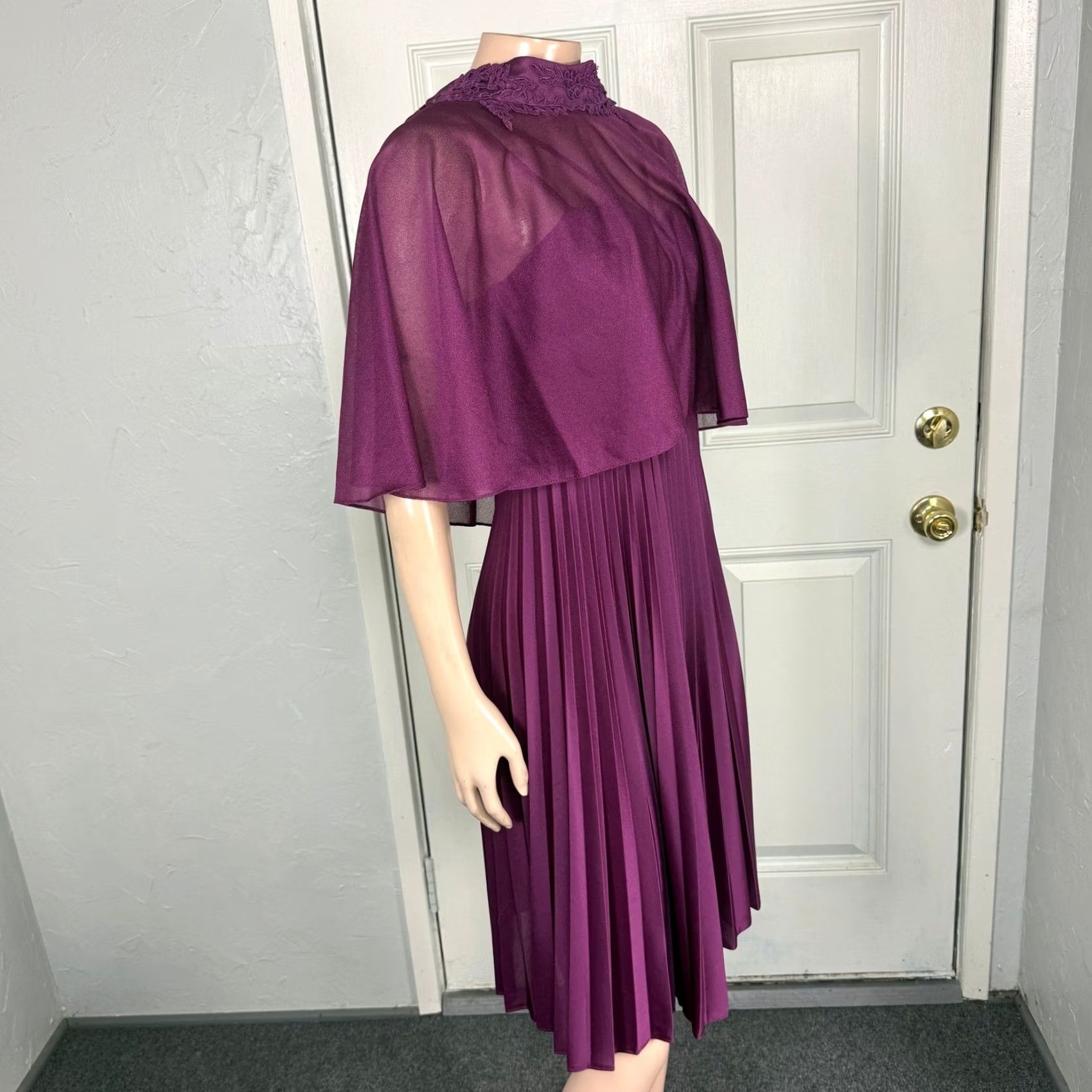 Vintage VINTAGE Bridesmaid Dress 2 piece Set Polyester Pleated Sheer Lace Purple 1970s XS Womens Party/Cocktail Dress Size XS / US 0-2 / IT 36-38 - 6 Thumbnail
