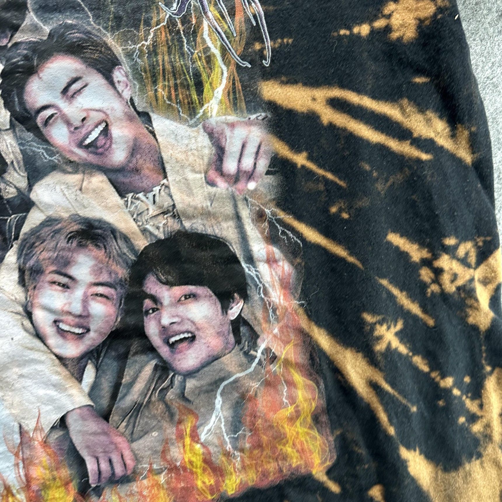 Vintage VINTAGE Bangtan Shirt Mens Large Black Bleach Tie Dye BTS Graphic Band DeFourd Size US L / EU 52-54 / 3 - 5 Thumbnail