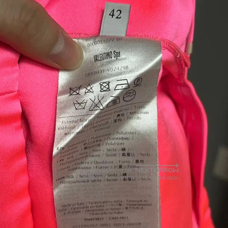 Valentino Valentino Pink Silk Ladies Shorts . Size 30" / US 8 / IT 44 - 3 Thumbnail