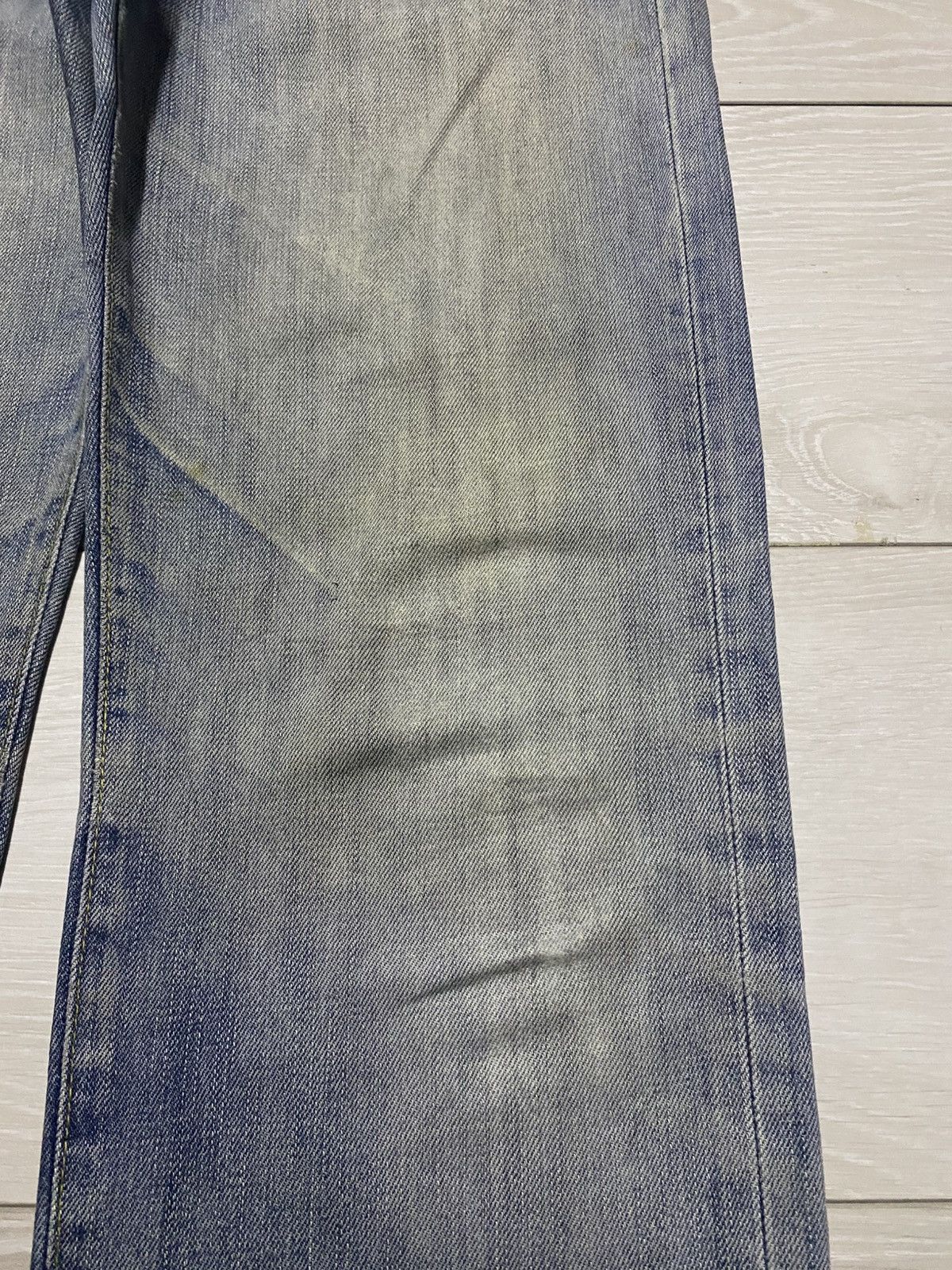 Japanese Brand Vintage Japanese Uniqlo Faded Wash Distressed Loose Jeans Size US 32 / EU 48 - 8 Thumbnail