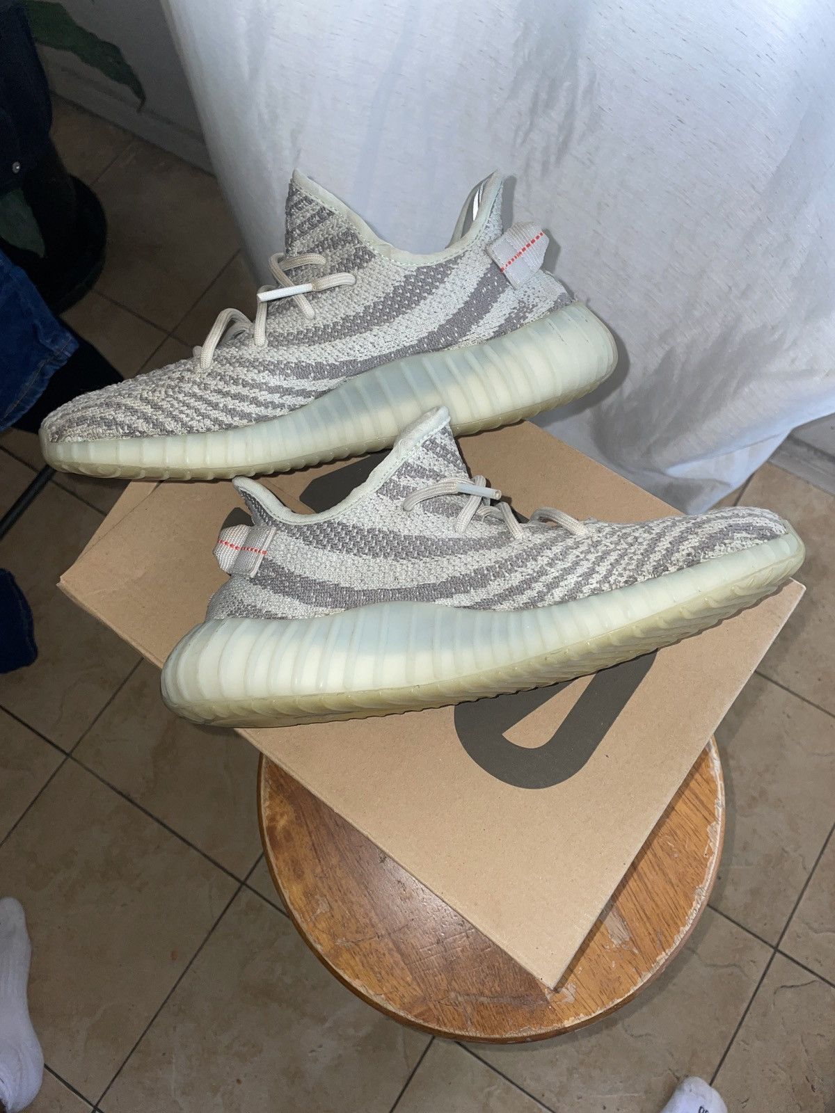 Adidas Yeezy 350 Blue Tint Size US 7.5 / EU 40-41 - 2 Thumbnail