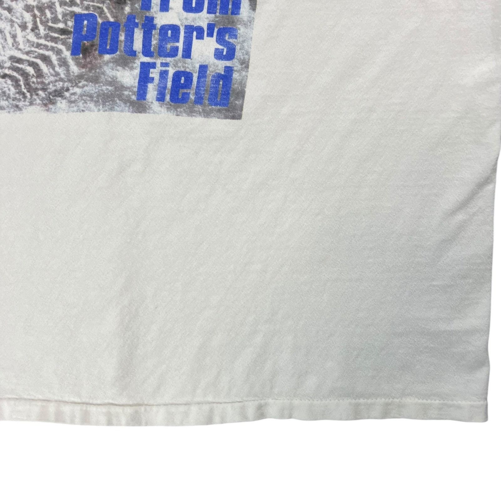 Vintage Vintage 90s Patricia Cornwell From Potter’s Field book tee Size US L / EU 52-54 / 3 - 2 Thumbnail