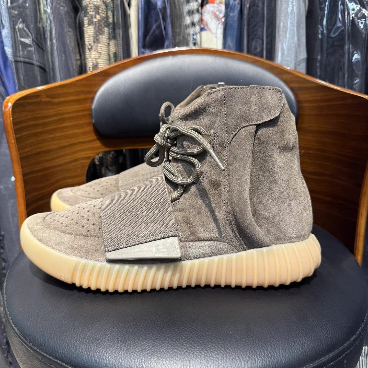 Adidas adidas Yeezy Boost 750 Chocolate K15 Size US 9 / EU 42 - 6 Thumbnail