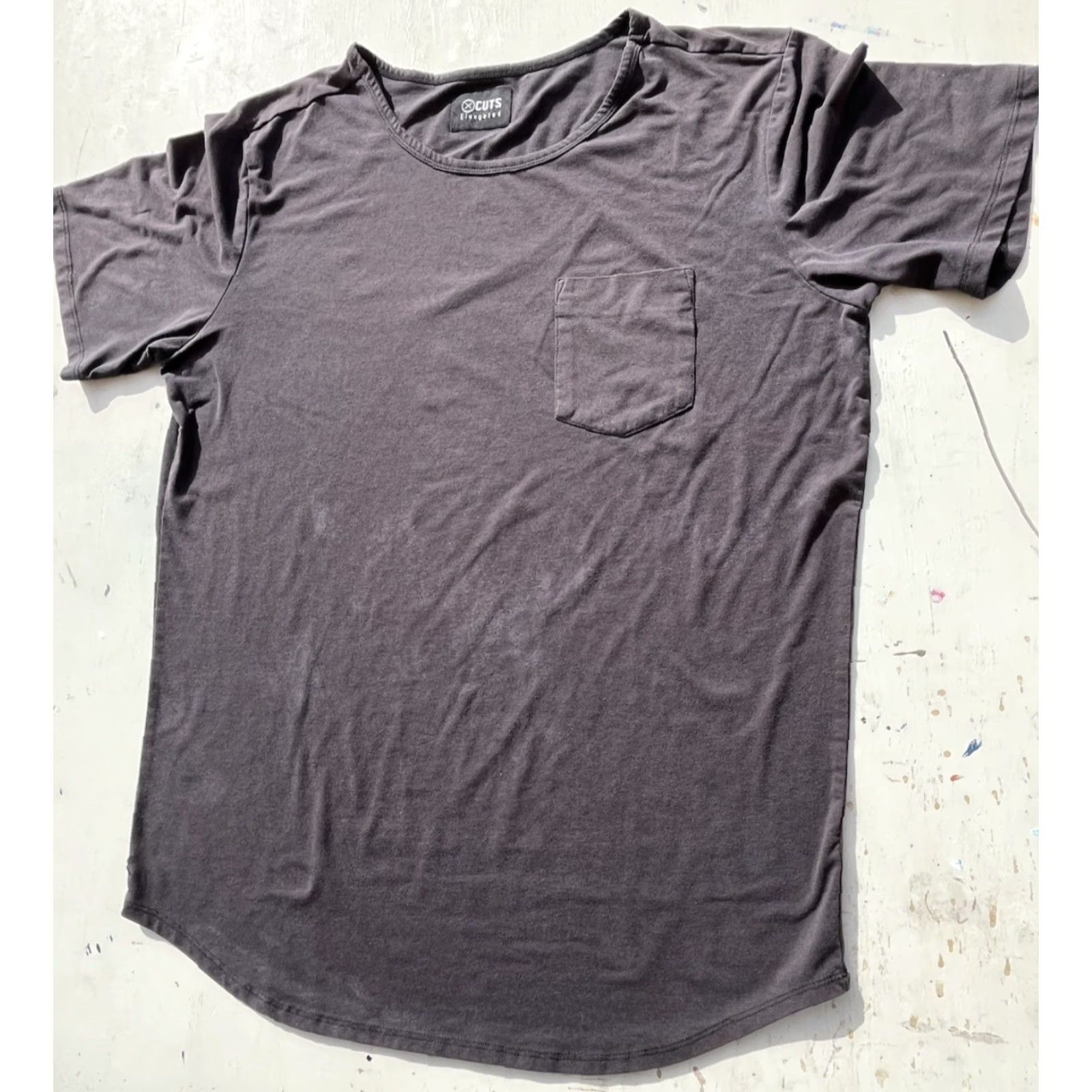 Cuts Cuts T-Shirt Elongated XL Black Men’s Casual Athleisure Minimalist Solid Stained Size US XL / EU 56 / 4 - 5 Thumbnail