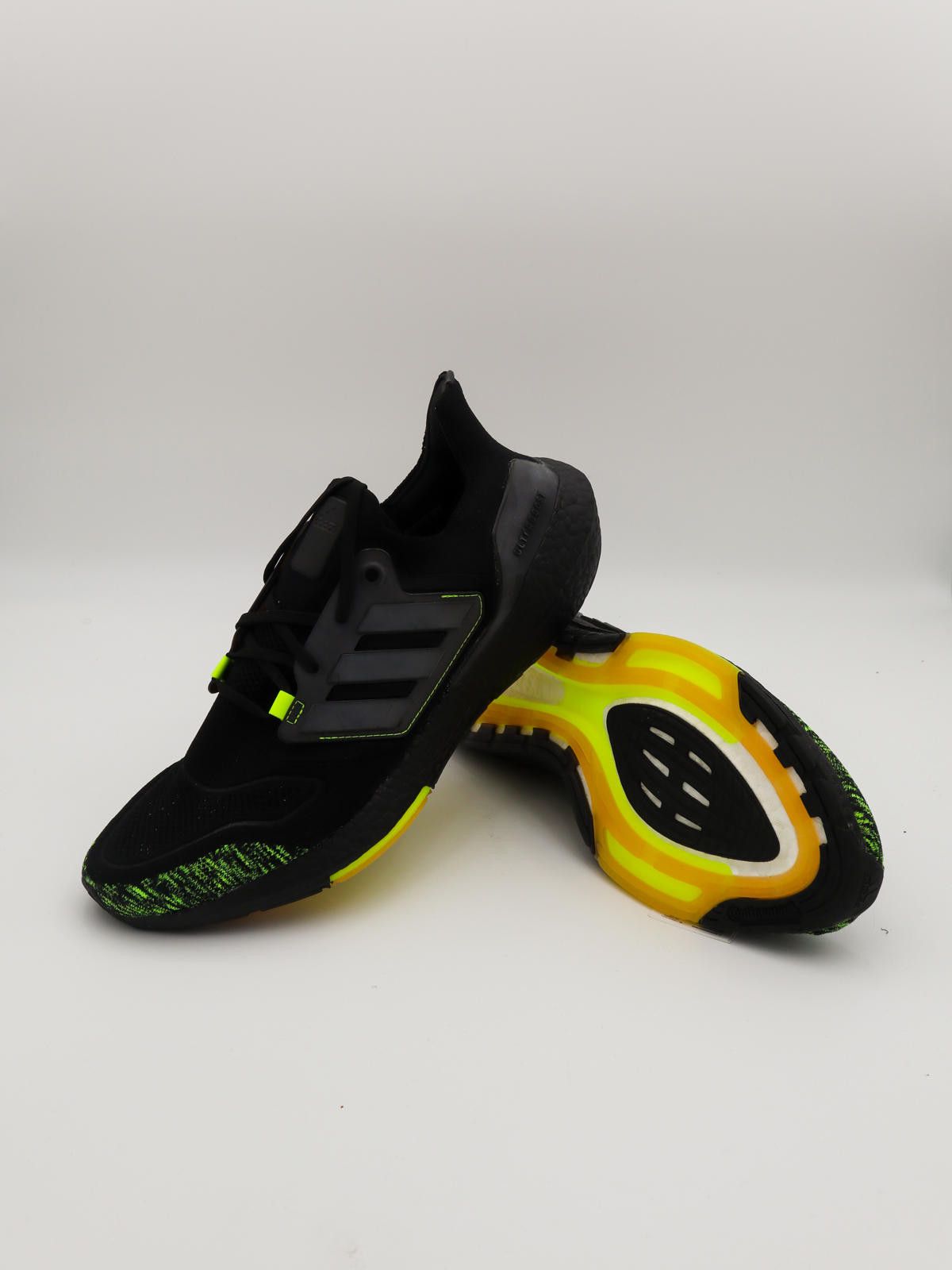 Adidas adidas Ultra Boost 22 – GX5915 – Black / Solar Yellow – BNIB Size US 14 / EU 47 - 4 Thumbnail