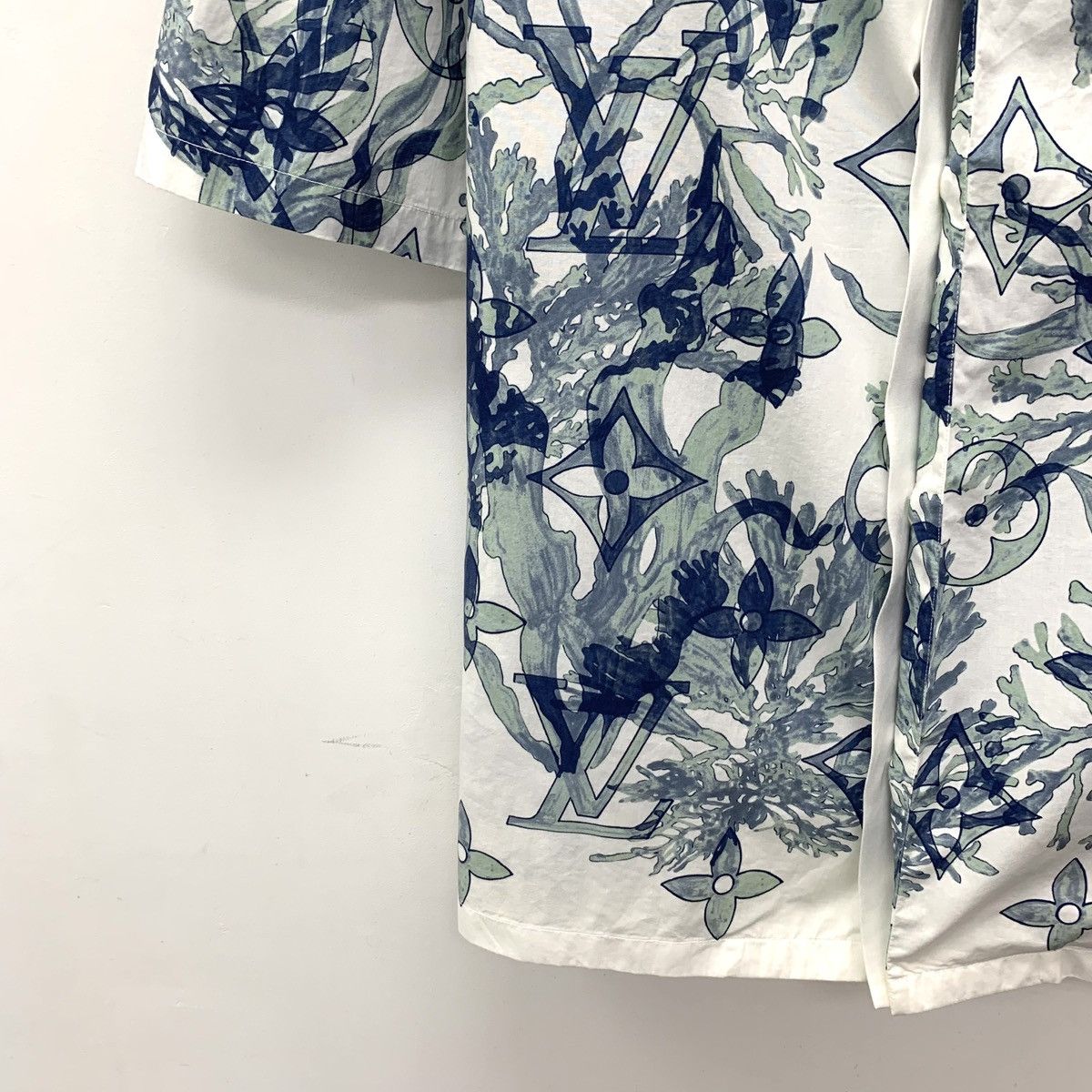 Louis Vuitton Louis Vuitton Blue Aquatic Short Sleeve Shirt K26WX Size US L / EU 52-54 / 3 - 4 Thumbnail