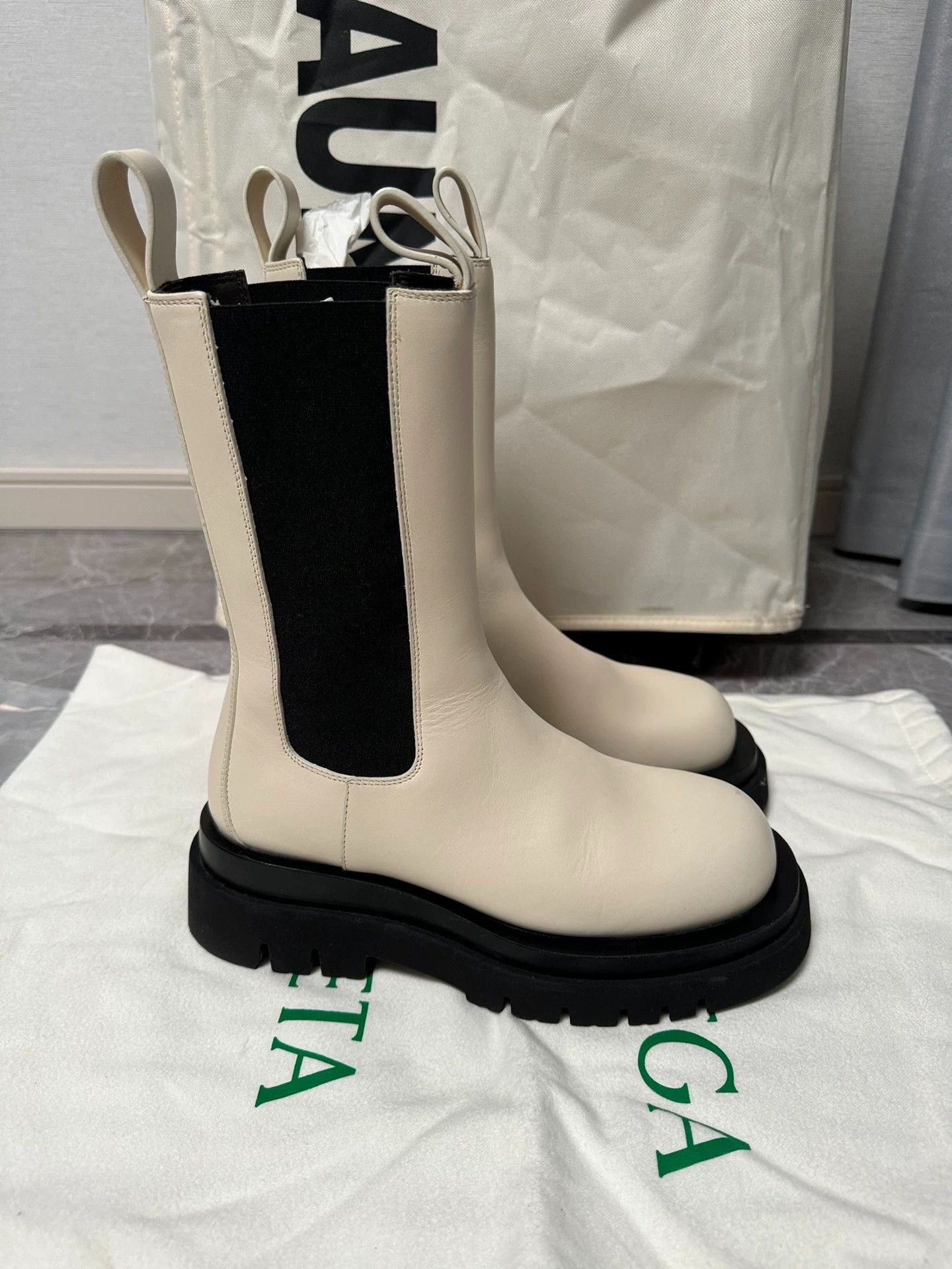 Bottega Veneta BV Black & White Chunky Chelsea Boot Size US 5.5 / IT 35.5 - 4 Thumbnail