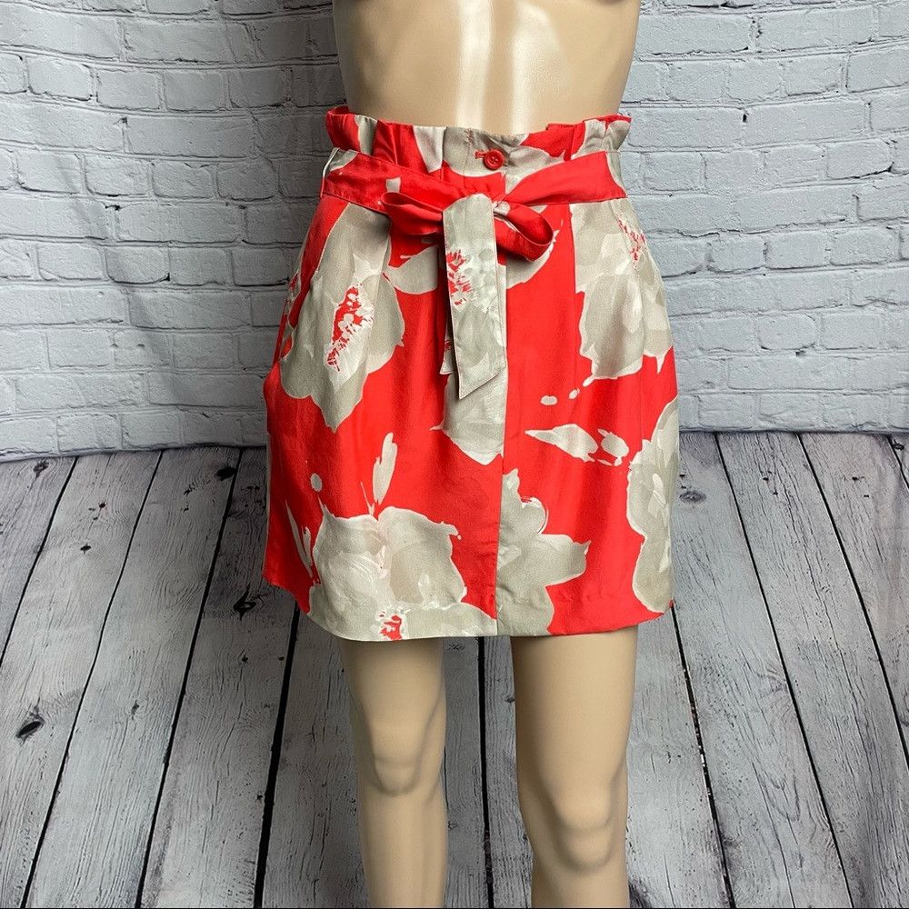 Club Monaco Club Monaco Front-tie Tulip Floral Silk Mini Skirt Size 00 Size 24" / US 00 / IT 34 - 1 Thumbnail