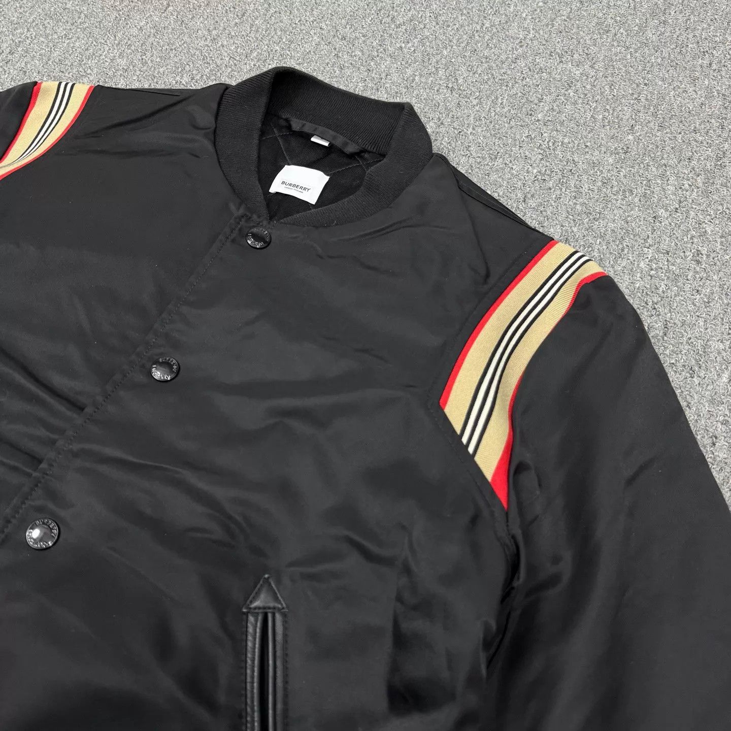 Burberry Burberry black striped baseball jacket size S new Size US S / EU 44-46 / 1 - 3 Thumbnail
