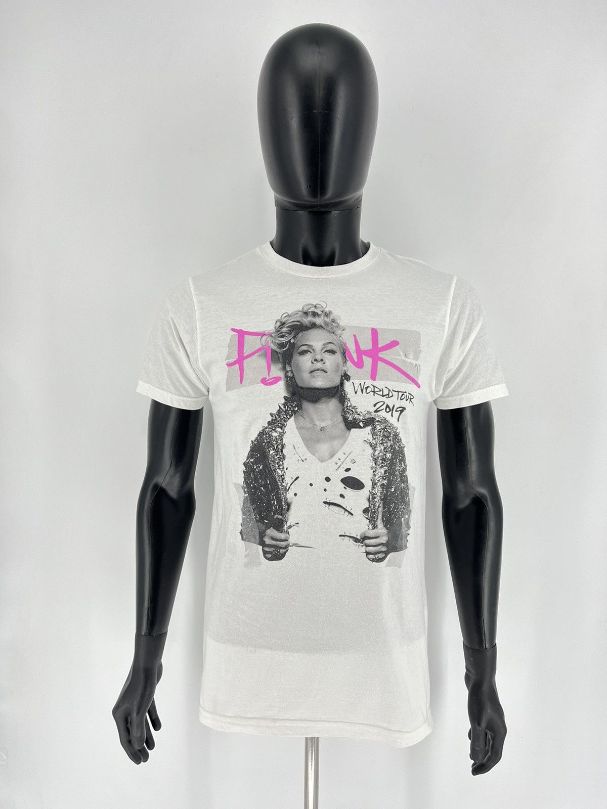Band Tees × Pink Vintage Y2K Pink Fun House Tour American Singer Artist Tee Size US M / EU 48-50 / 2 - 2 Thumbnail