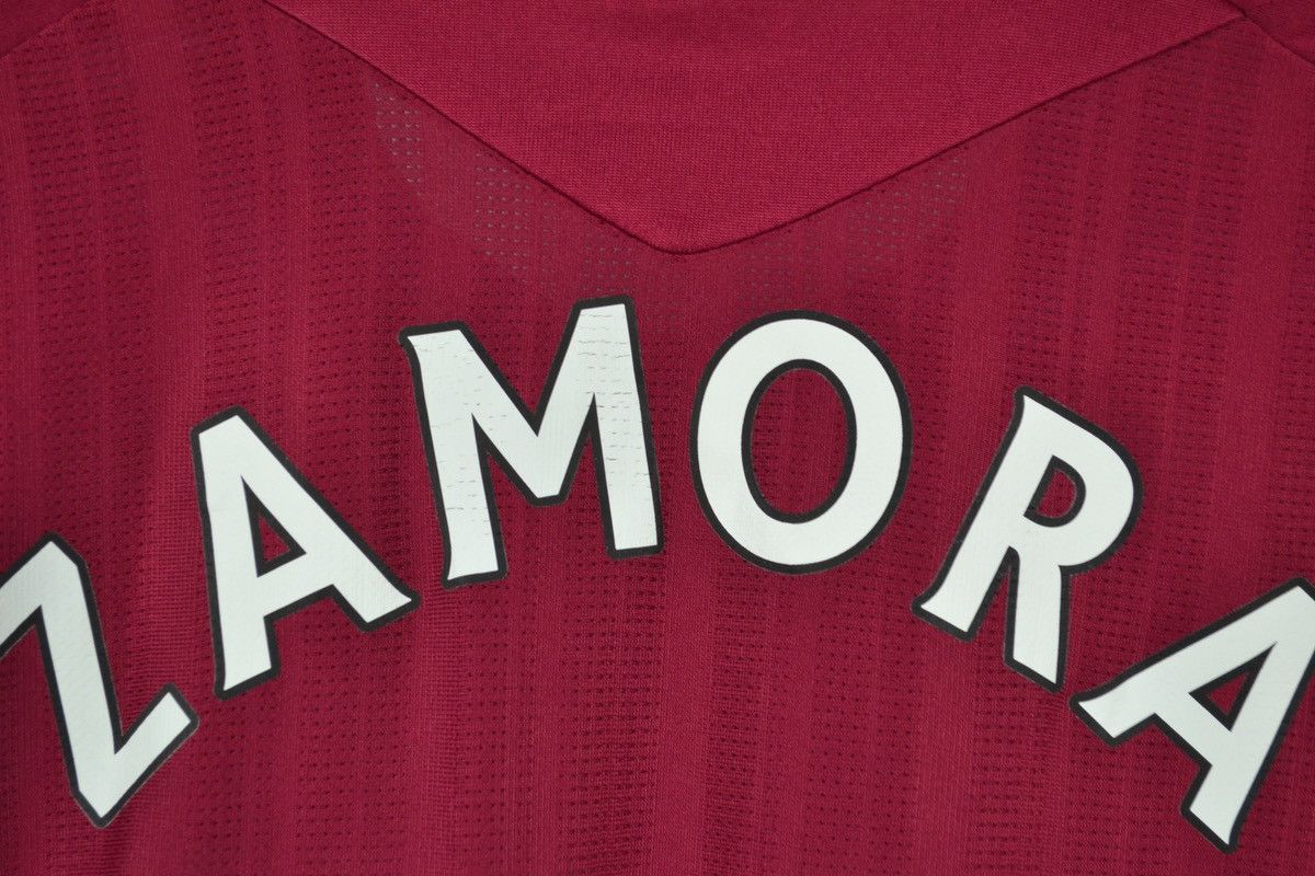 Umbro × Vintage West Ham United Home Football Shirt Umbro Soccer ZAMORA #25 Size US L / EU 52-54 / 3 - 13 Thumbnail
