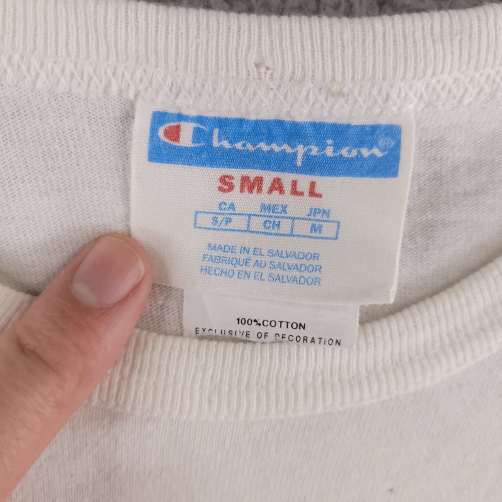 Champion VINTAGE Champion Shirt Mens Small White Crewneck Short sleeve Script Spellout Logo Size US S / EU 44-46 / 1 - 5 Thumbnail