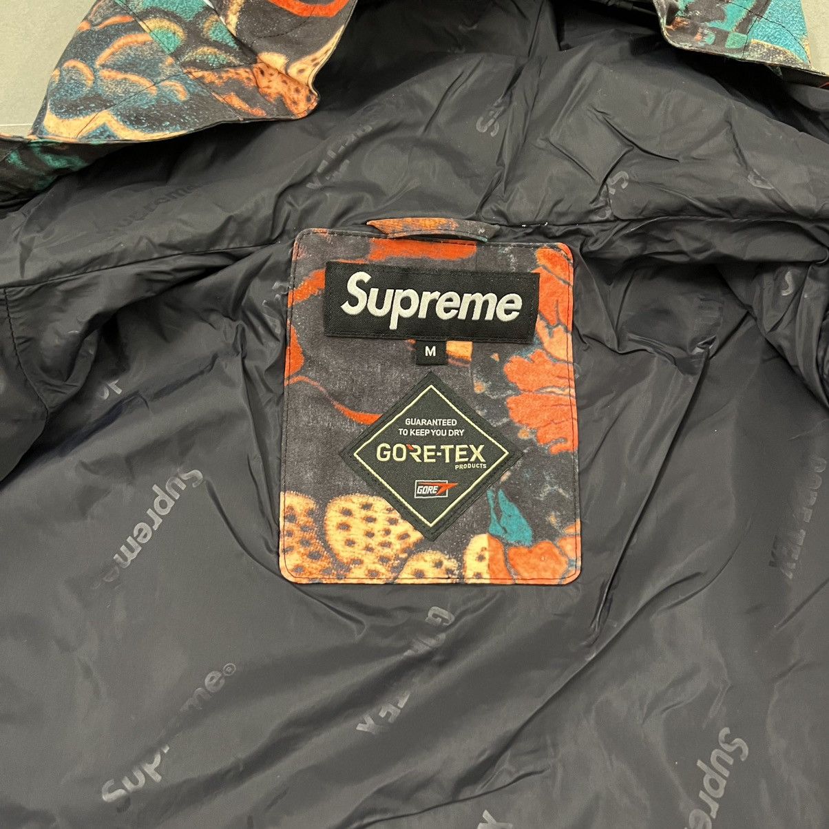 Supreme Supreme Sacred Hearts Gore-Tex Jacket Size US M / EU 48-50 / 2 - 7 Thumbnail