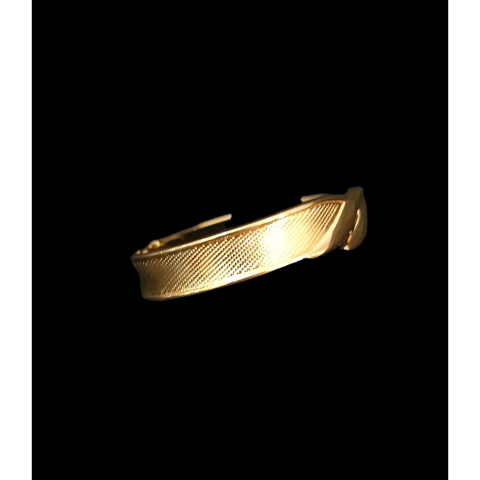Monet Vintage Monet hinged cuff gold tone bracelet. Size ONE SIZE - 6 Thumbnail