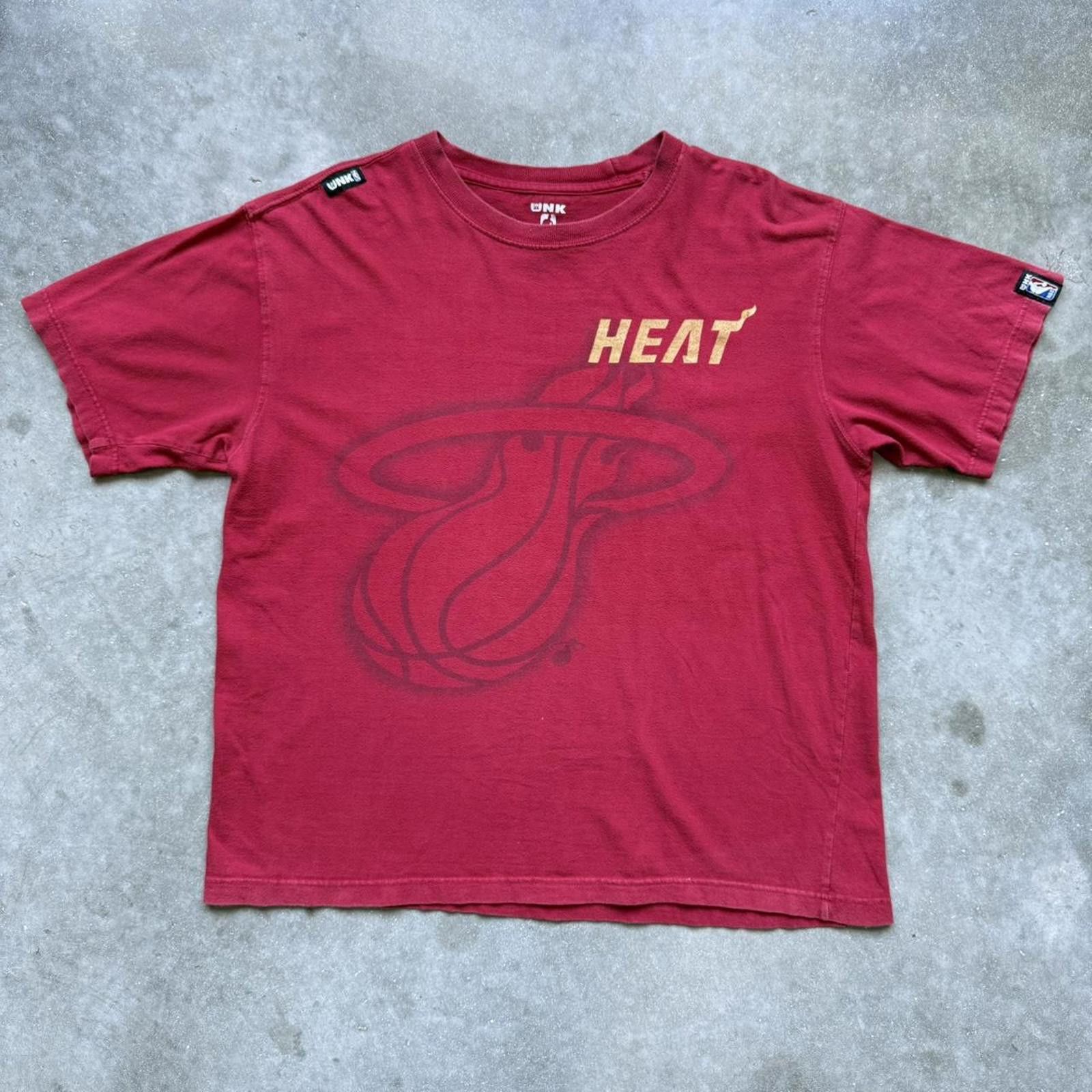 NBA UNK X NBA Miami Heat Vintage Y2K Faded Graphic T-shirt Size US L / EU 52-54 / 3 - 1 Thumbnail