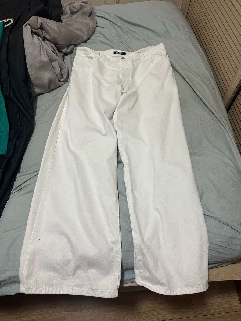 Raf Simons Raf Simons White trousers in the show Size US 34 / EU 50 - 1 Thumbnail
