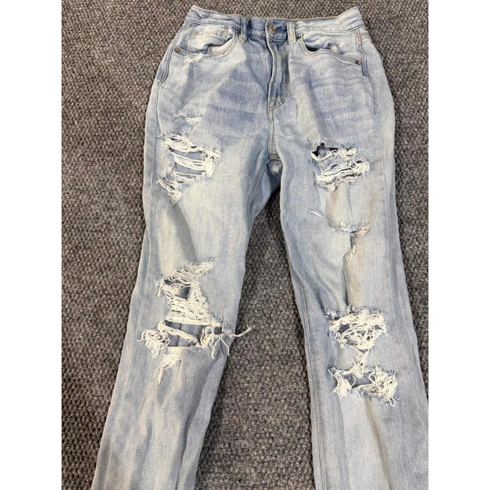 American Eagle Outfitters VINTAGE? No — American Eagle Outfitters Jeans Womens 2 Light Wash High Rise Mom Distressed Size 26" / US 2 / IT 38 - 3 Thumbnail