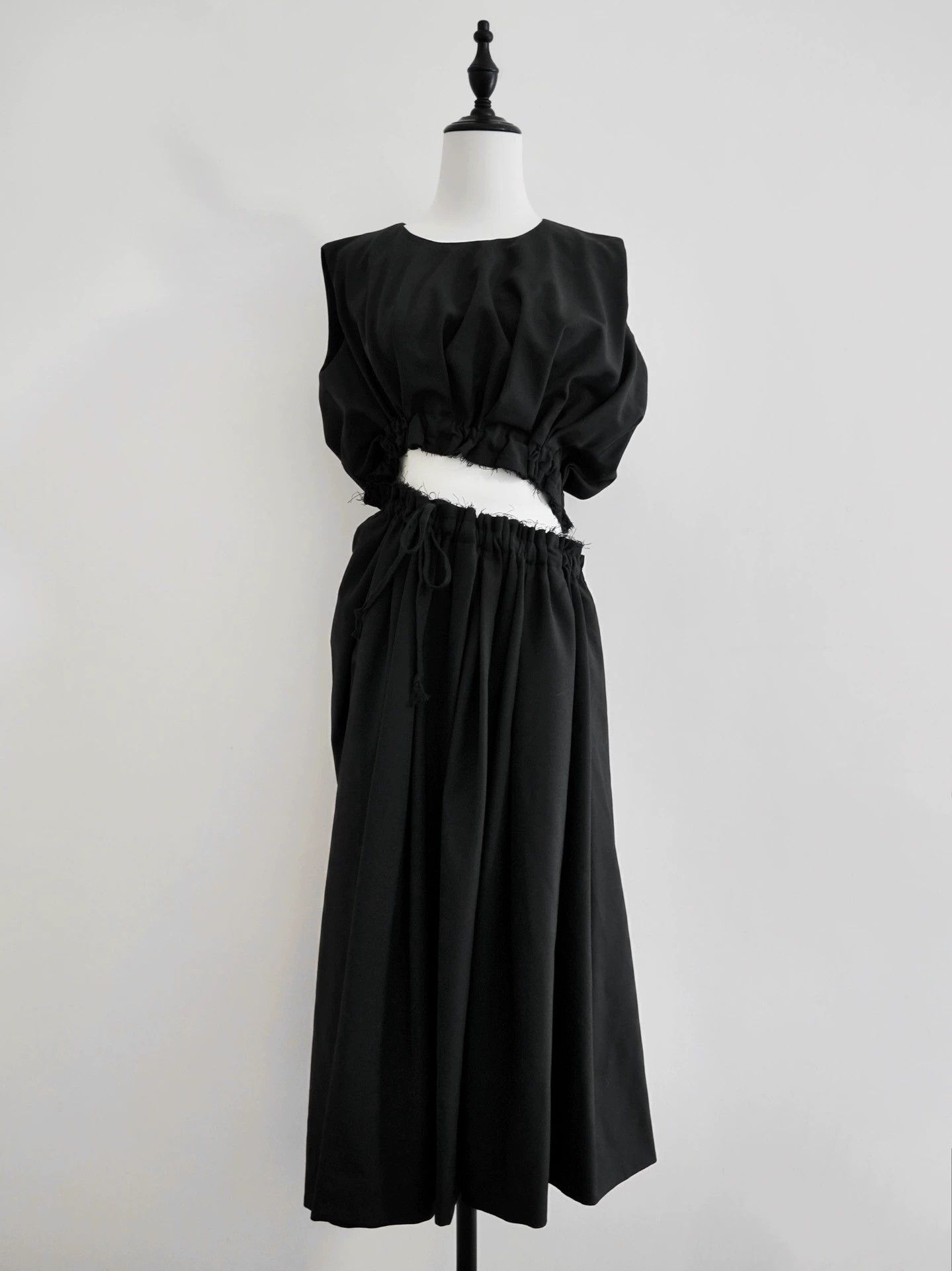 Comme des Garcons Comme des Garçons Drawstring Waist Cut-Out Dress S NWOT Size S / US 4 / IT 40 - 1 Thumbnail
