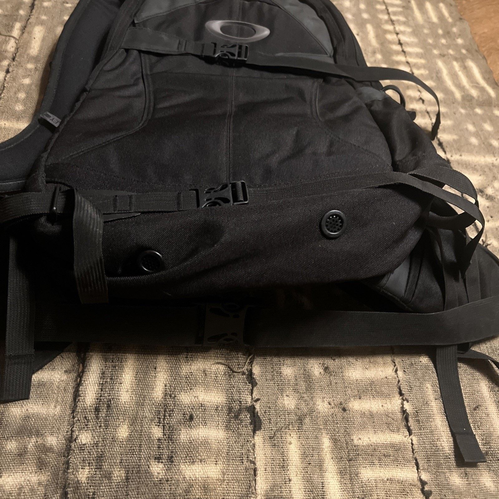Oakley Oakley Vintage Tactical Snow Backpack Black Snowboard Pack Size ONE SIZE - 5 Thumbnail