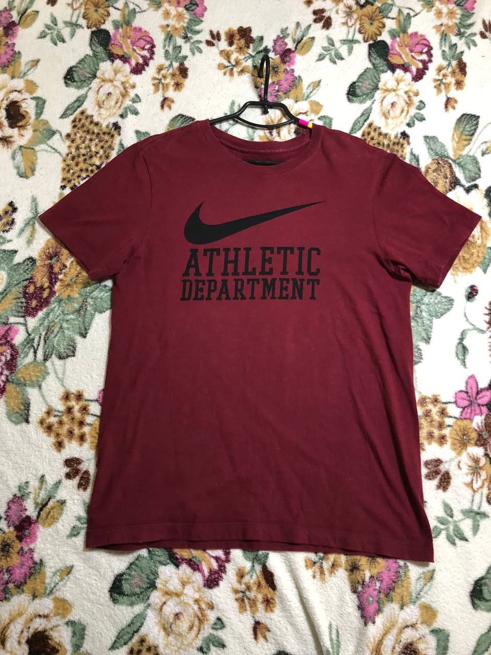 Nike Nike Shirt Men Center Swoosh Athletic Department Size US S / EU 44-46 / 1 - 1 Thumbnail