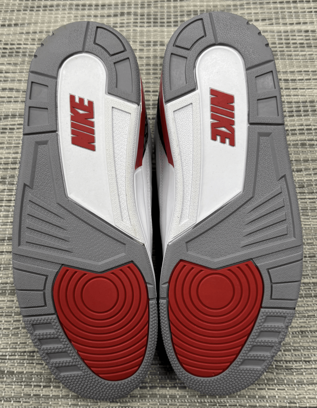 Jordan Brand Air Jordan 3 "Fire Red" Size US 13 / EU 46 - 4 Thumbnail