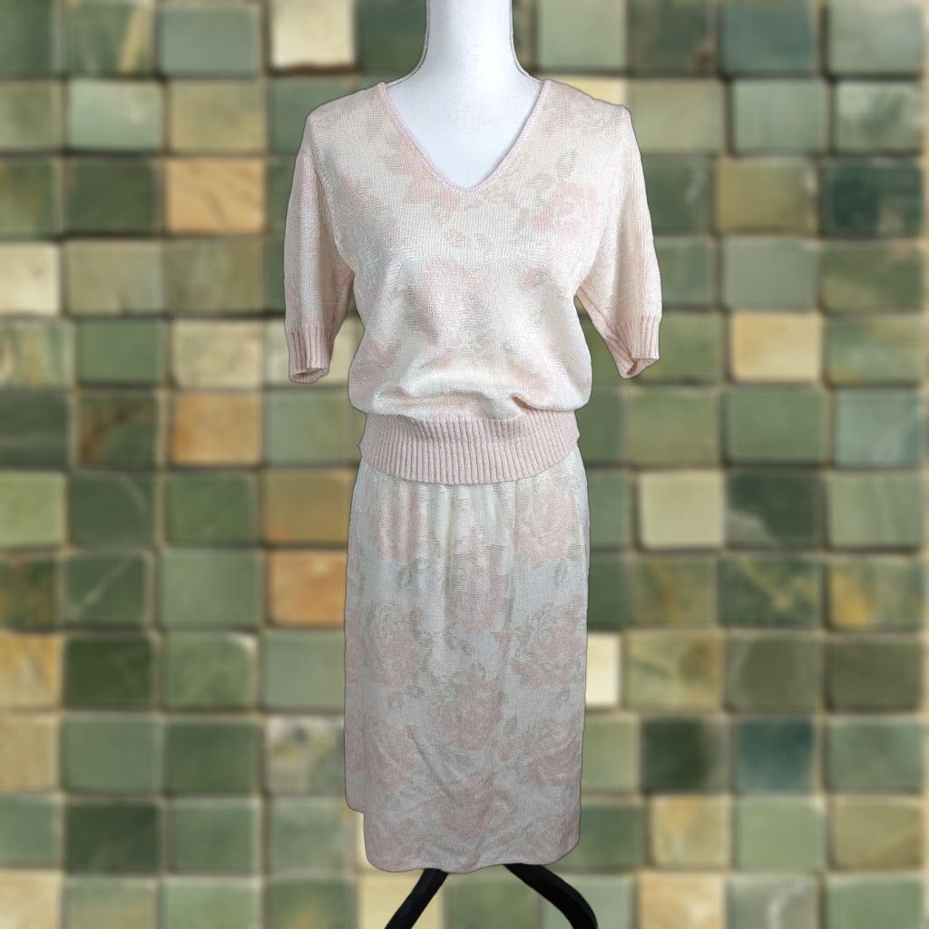 VINTAGE 80S Short Sleeve V Neck sweater skirt set Pink Floral Small 4/6 D2S Vivanti Top & Skirt Set Womens