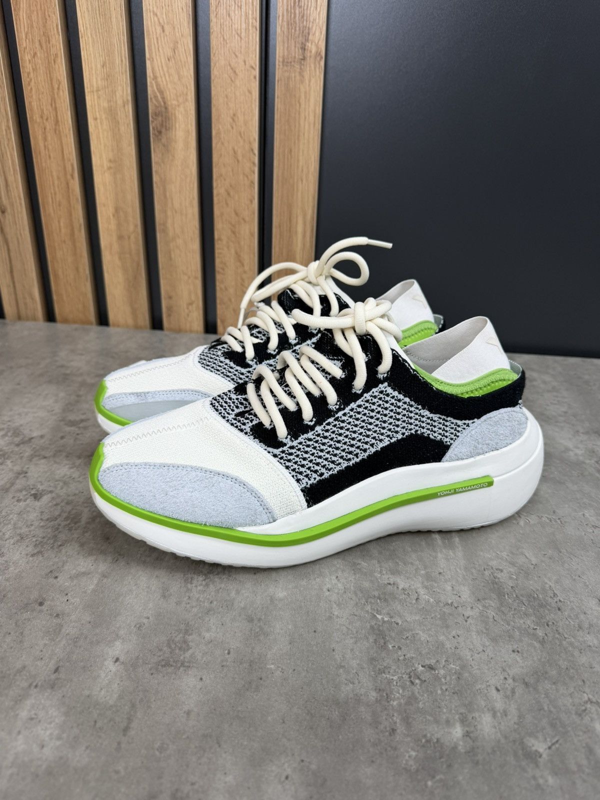 Y-3 Adidas Y-3 Yohji Yamamoto Qisan Knit White/Black Size 10.5 Size US 10.5 / EU 43-44 - 2 Thumbnail
