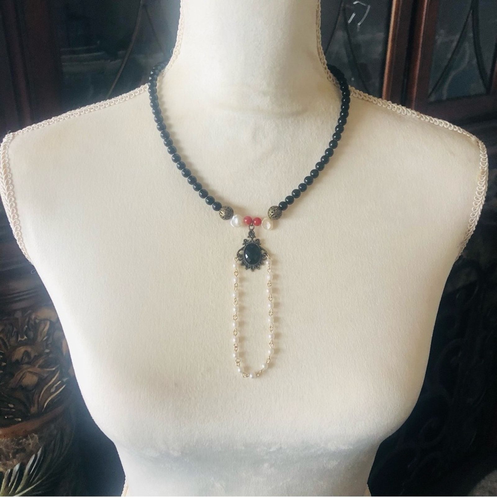 Handmade Handcrafted Victorian style glass pearl carnelian neckla Size ONE SIZE - 2 Thumbnail