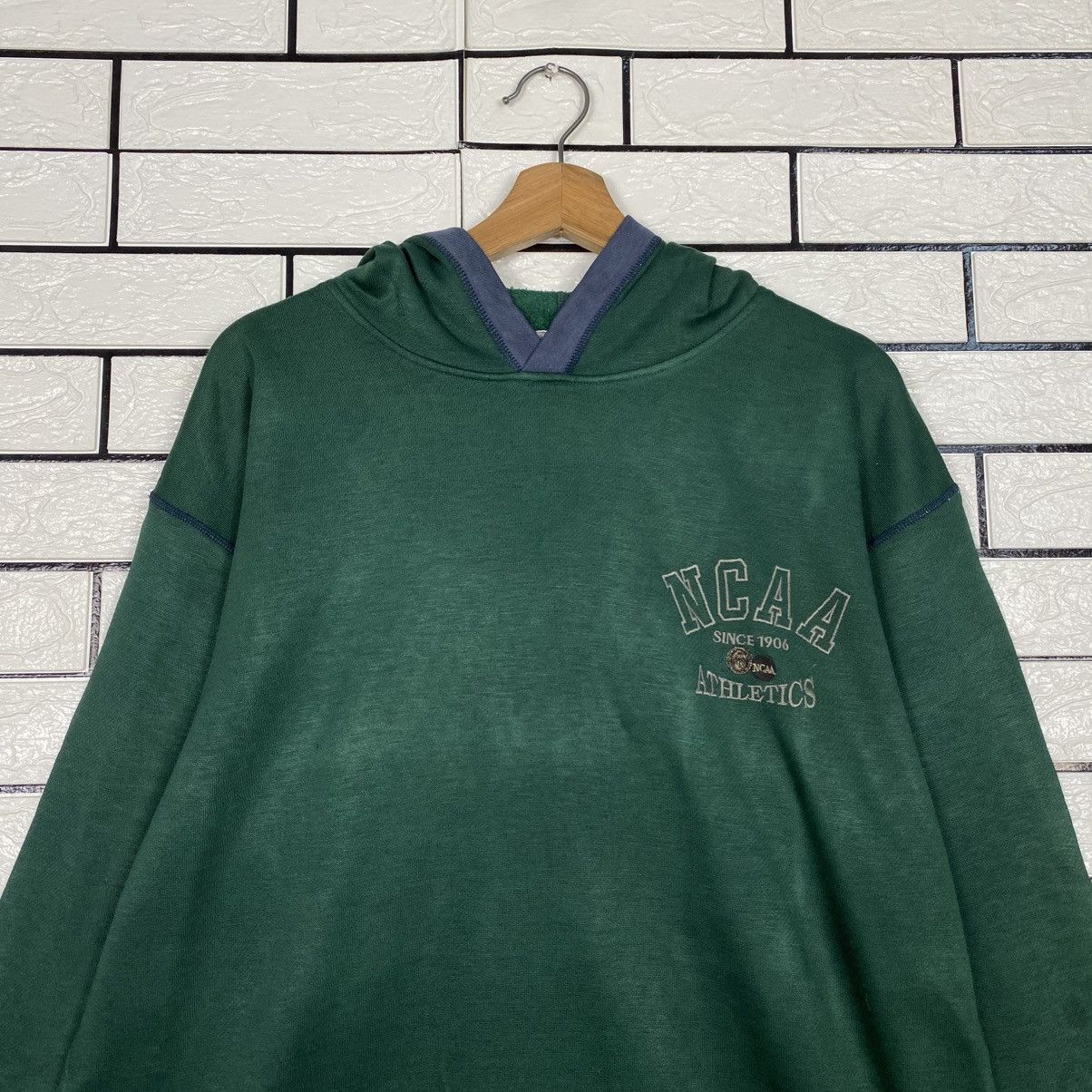 Japanese Brand 📌Vintage Hoodie Pull Over NCAA Big Logo Sportswear Size US L / EU 52-54 / 3 - 13 Thumbnail
