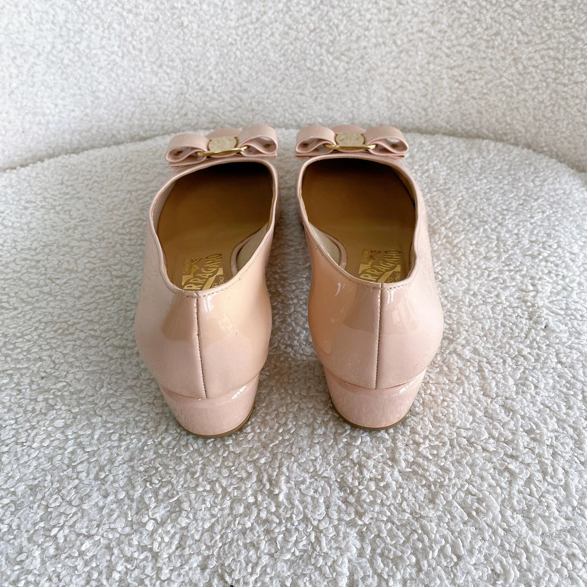 Salvatore Ferragamo Ferragamo Patent Leather Nude Low Heel Pumps US 6.5 1294 Size US 6.5 / IT 36.5 - 4 Thumbnail