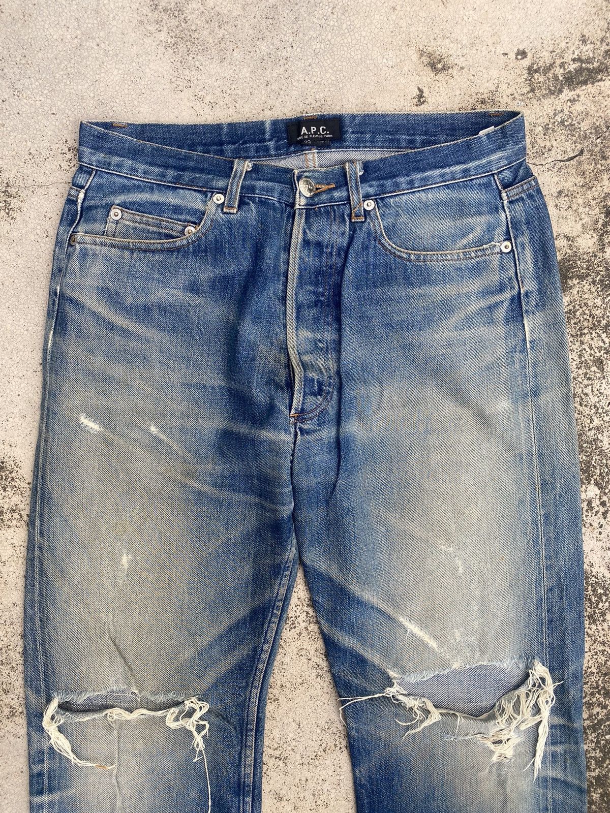 A.P.C. × Designer × Le Grande Bleu (L.G.B.) A.P.C Distressed Faded Selvedge Denim Jeans Size US 29 - 2 Thumbnail