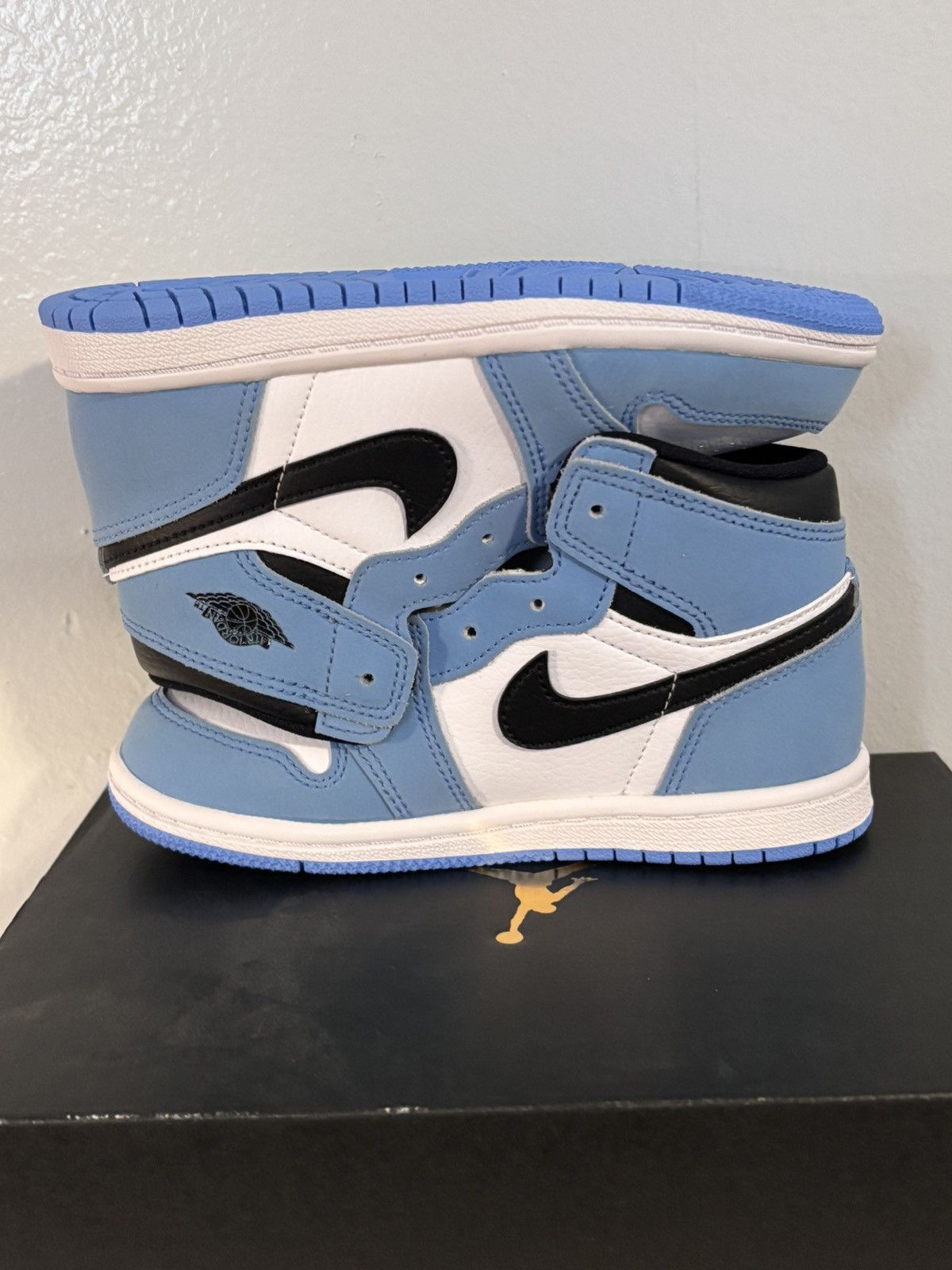 Jordan Brand × Nike Air Jordan 1 High University Blue Sz 10C Toddler AQ2665-134 Size US 10 / EU 43 - 4 Thumbnail