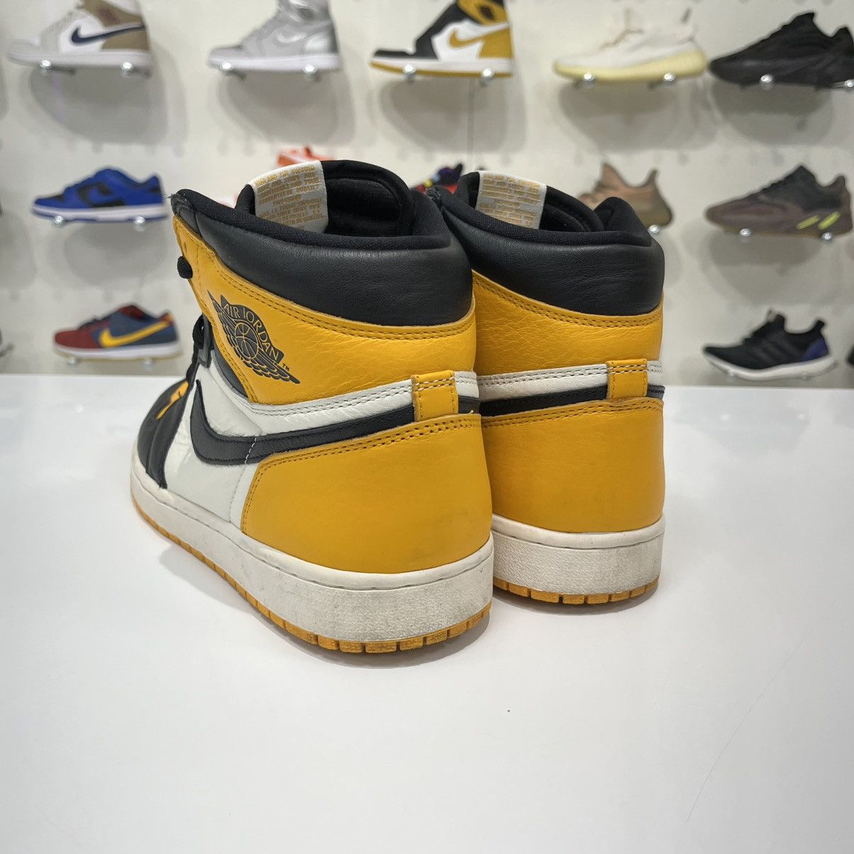 Nike Air Jordan 1 Retro High OG Taxi Size US 11 / EU 44 - 4 Thumbnail