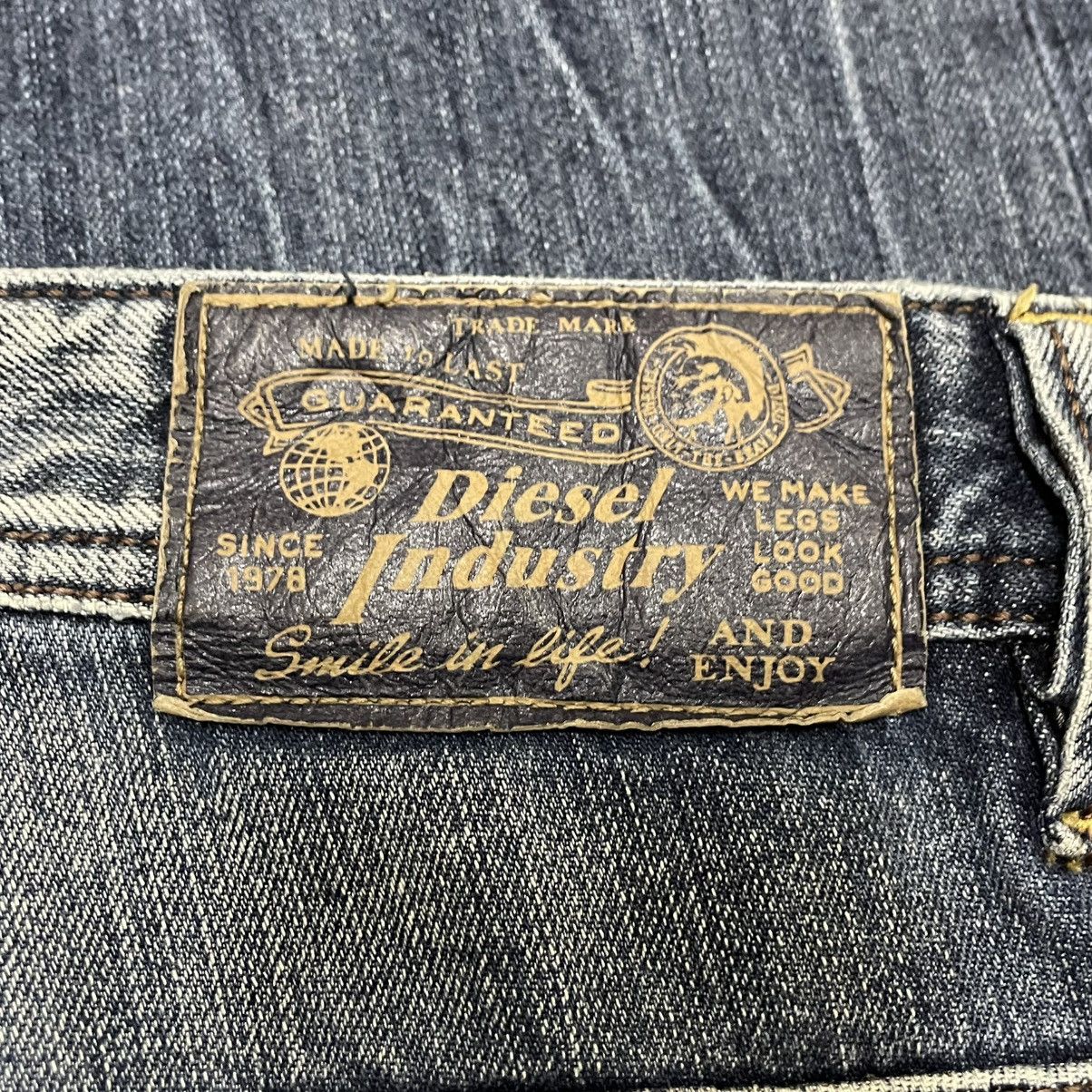 Diesel 🔥Vintage Diesel Industry Safado Ripped Distress Denim Jeans Size US 35 - 11 Thumbnail
