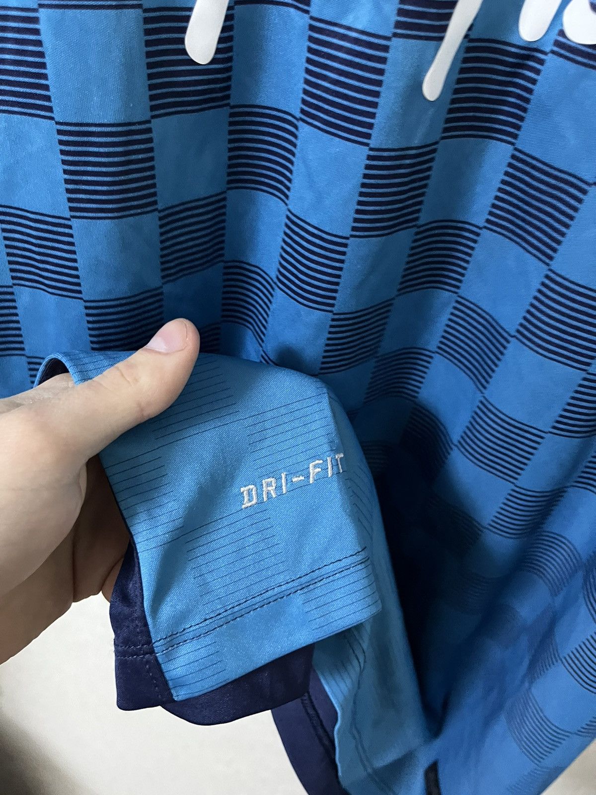 Vintage Nike Queens Park Rangers 15/16 Third Kit Vintage Jersey Size US S / EU 44-46 / 1 - 5 Thumbnail