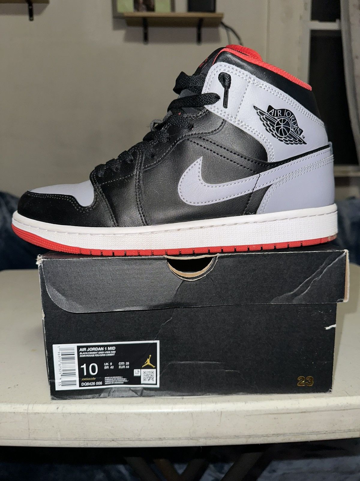 Jordan Brand Nike Air Jordan 1 Mid “Bred Shadow” Size US 10 / EU 43 - 4 Thumbnail