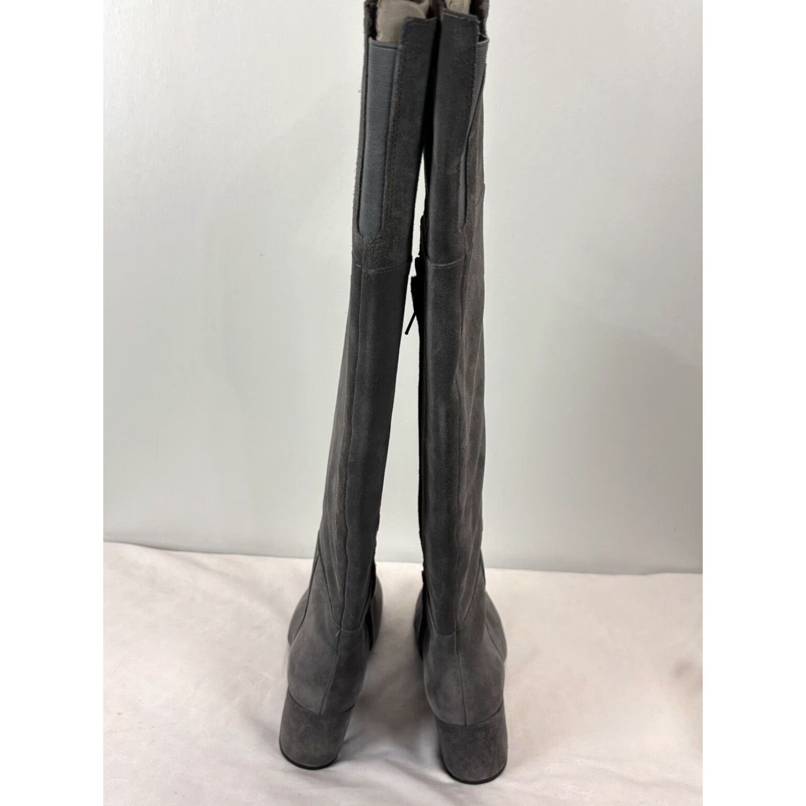 Clarks VINTAGE Clarks Barley Ray Suede Over the Knee Boot Women size 7.5 Gray Zipper Block Heel Mid 2-3 in Knee-High Shoe Size US 7.5 / IT 37.5 - 5 Thumbnail