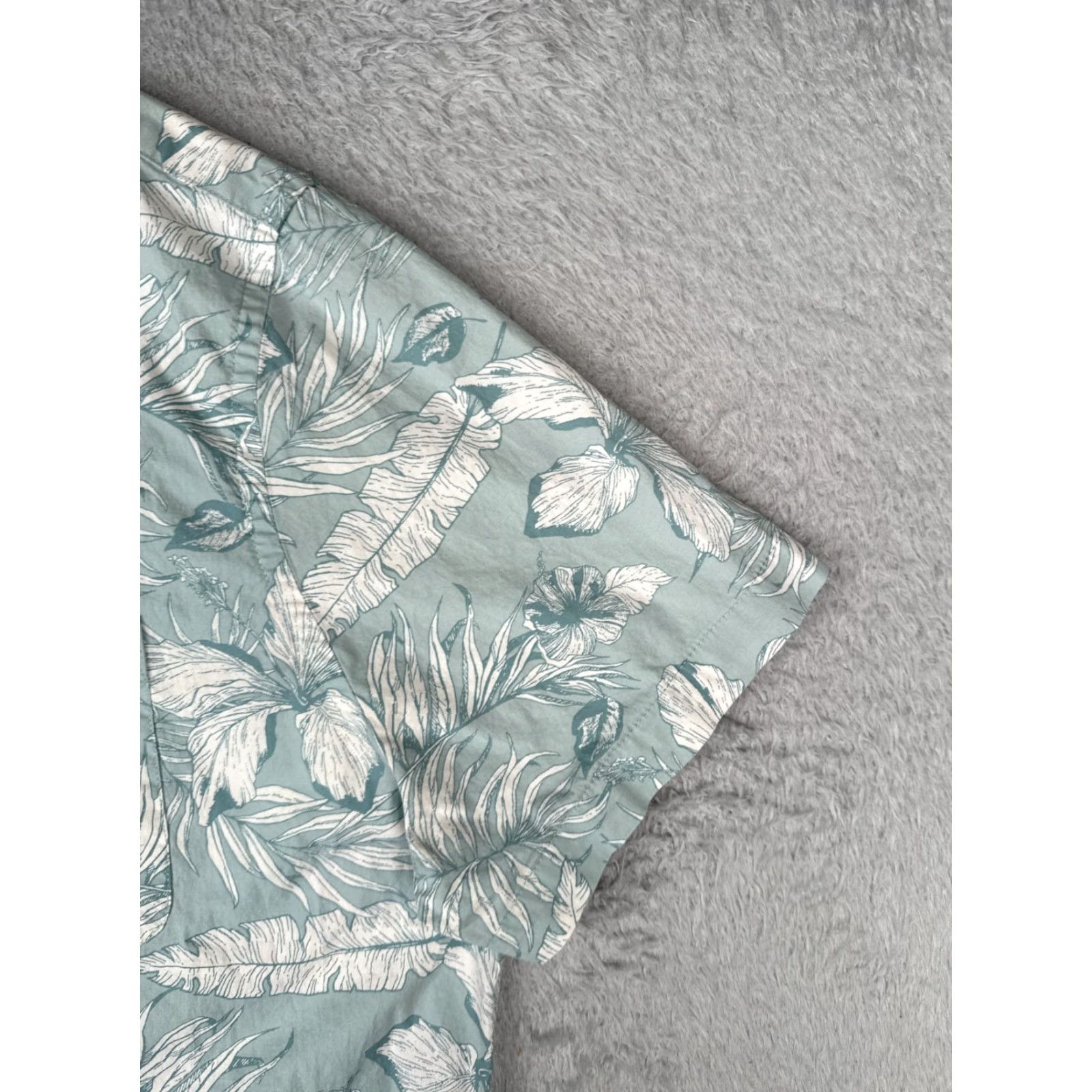 Vintage St. John's Bay Shirt Men 2XL Blue Floral Leaf Hawaiian Cotton Blend Stretch Button-Up Short Sleeve Holiday Casual Mens Size US XXL / EU 58 / 5 - 2 Thumbnail