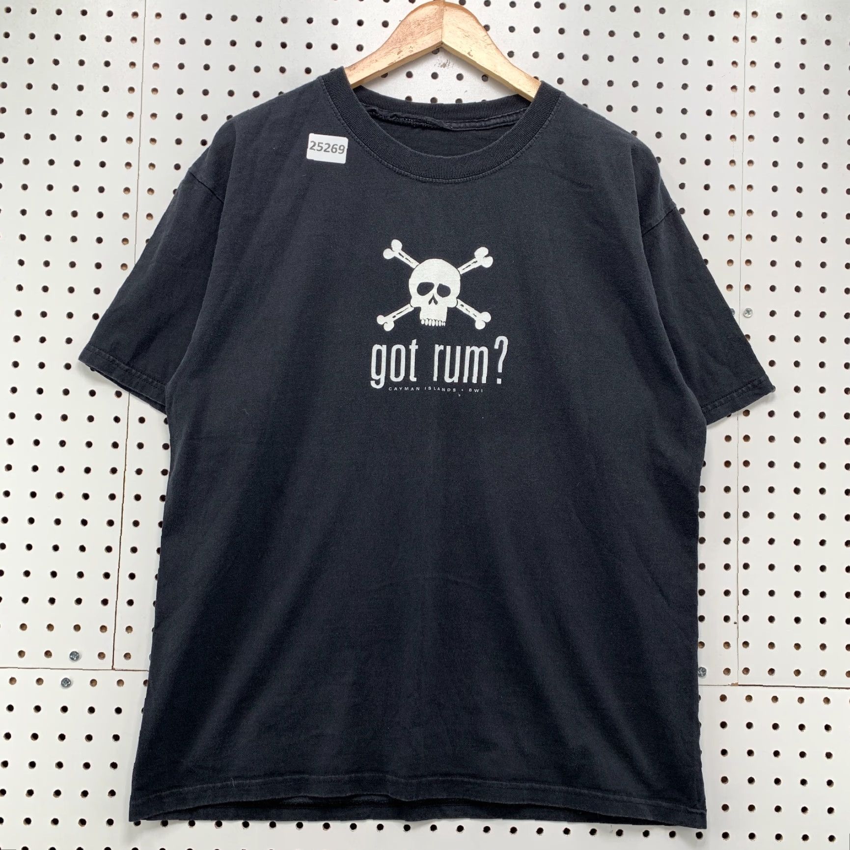 Gildan VINTAGE Gildan Got Rum Skull Bones Graphic T-Shirt Black Adult Medium Size US M / EU 48-50 / 2 - 6 Thumbnail