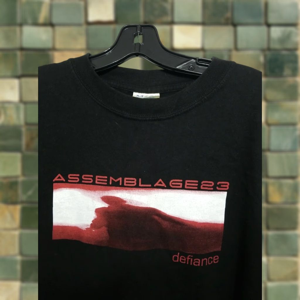 Vintage Vintage Assemblage 23 Defiance Shirt Men L Techno Electronic Tour Shirt Shirt Black Cotton Crew Neck Short Sleeve M&O KNITS Vintage Yes Women? Mens Size US L / EU 52-54 / 3 - 1 Thumbnail