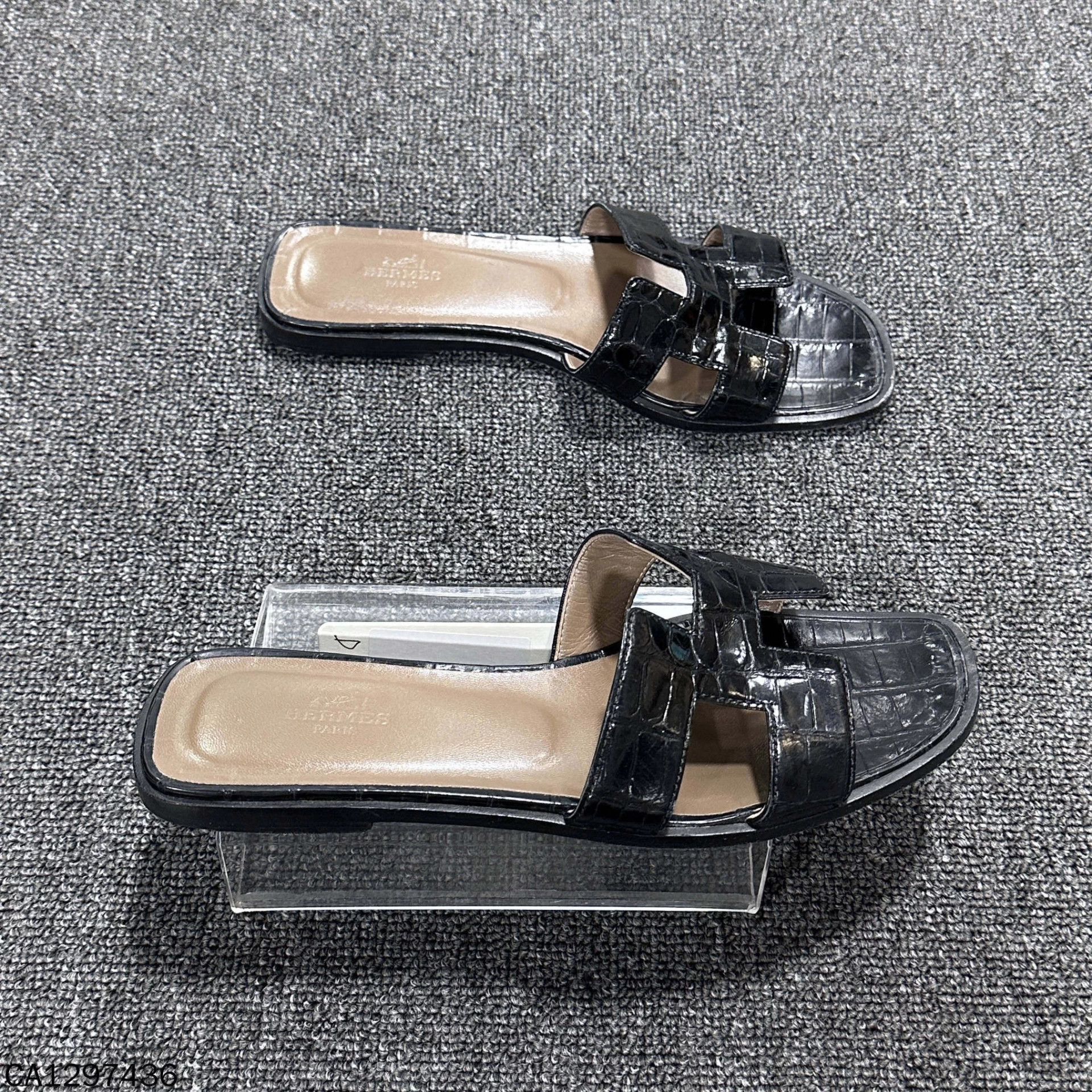 Hermes Hermes Black Crocodile Slippers 9/10 37 Size US 6 / IT 36 - 4 Thumbnail