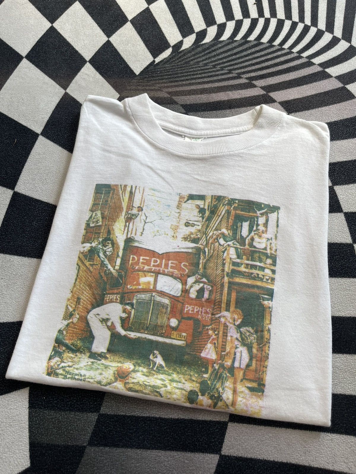 Arts & Science Vintage 90s Norman Rockwell "Roadblock / PEPIES Truck" Tee Size US XL / EU 56 / 4 - 1 Thumbnail