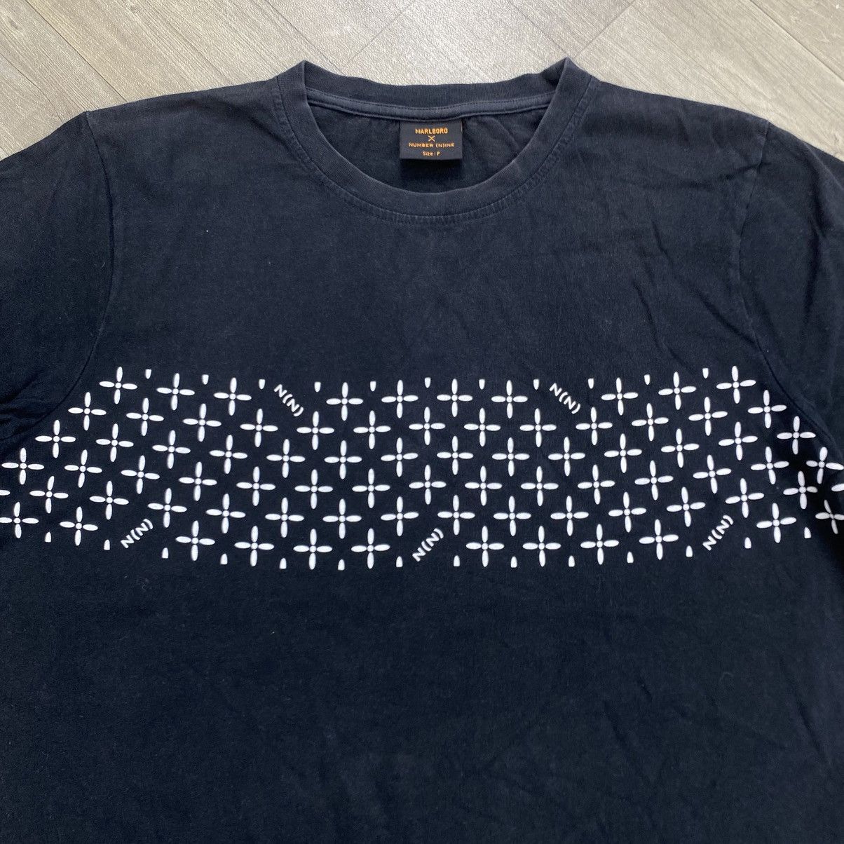 Number (N)ine Vintage Number Nine x Marlboro Iconic Tee Japanese Brand Size US L / EU 52-54 / 3 - 2 Thumbnail