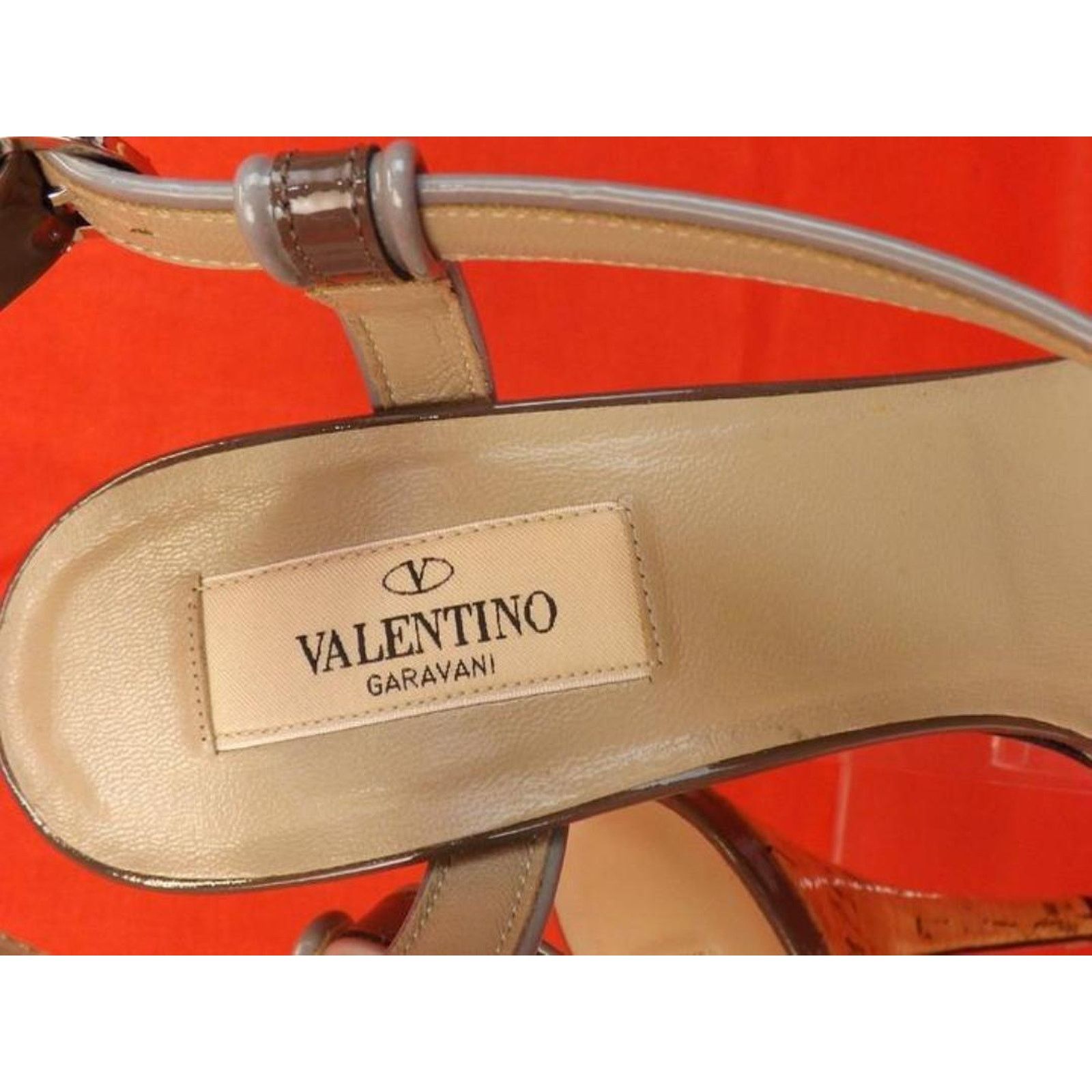 Valentino TAUPE GRAY STRAPPY PATENT LEATHER CORK SANDALS PUMPS 38.5 Size US 8.5 / IT 38.5 - 6 Thumbnail