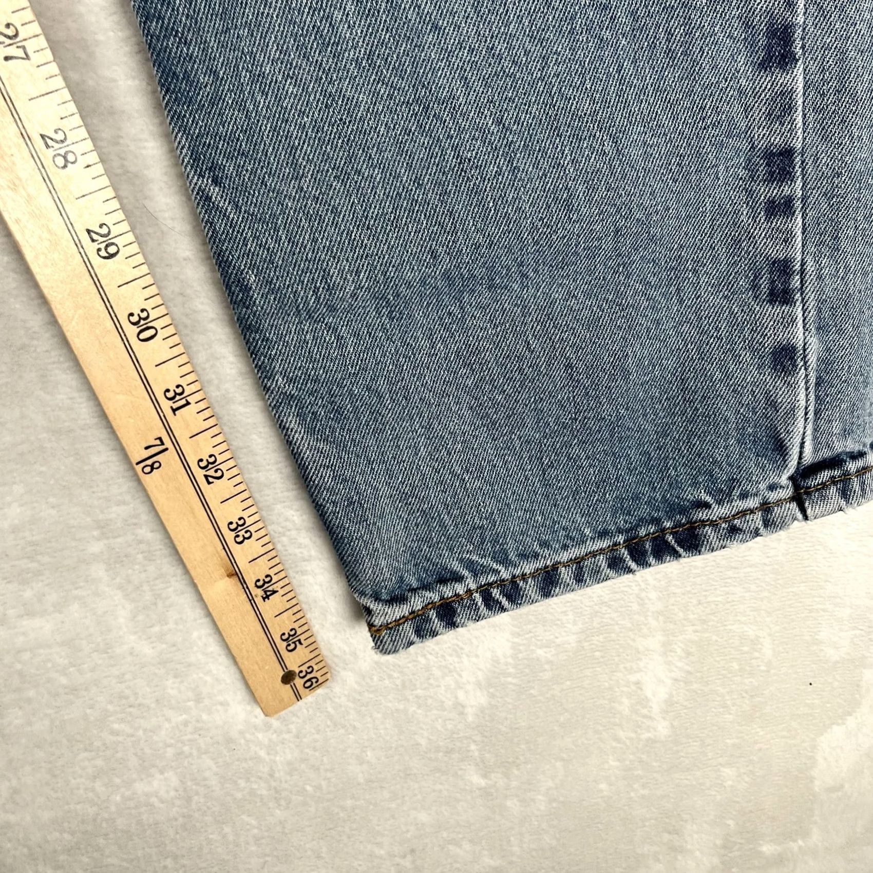 Levi's Vintage Levi's 505 Jeans Mens 34x36 Blue Regular Straight Denim Medium Wash Y2K Size US 34 / EU 50 - 3 Thumbnail